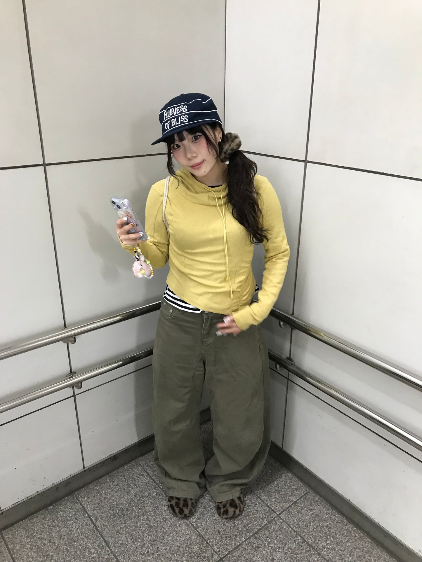 ユニークフーディートップス DPB89156