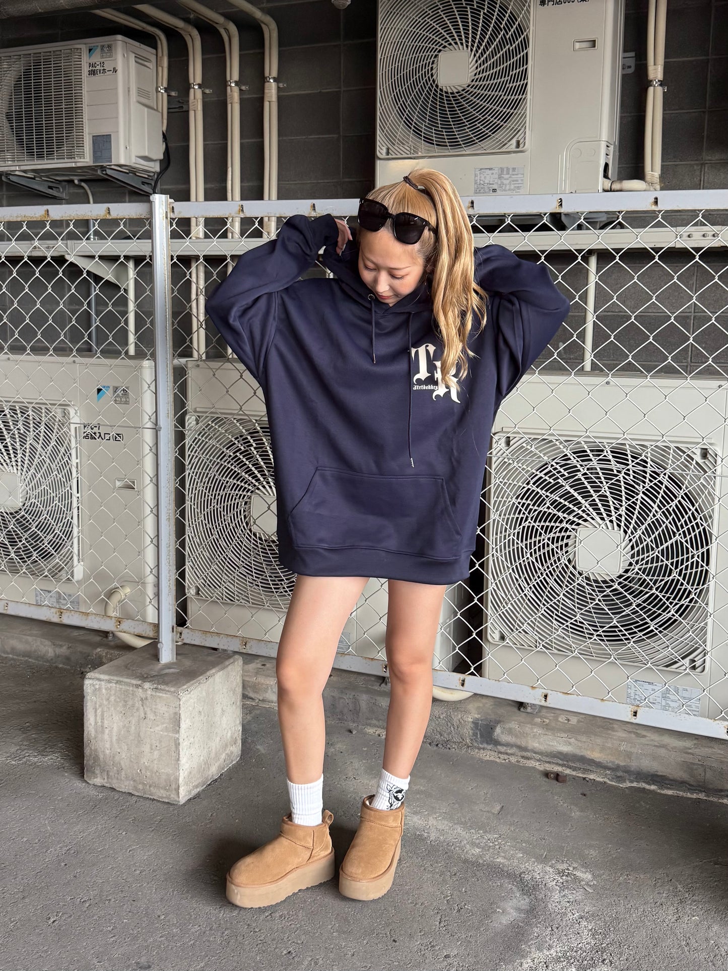 ユニセックスロゴパーカー DPB73126