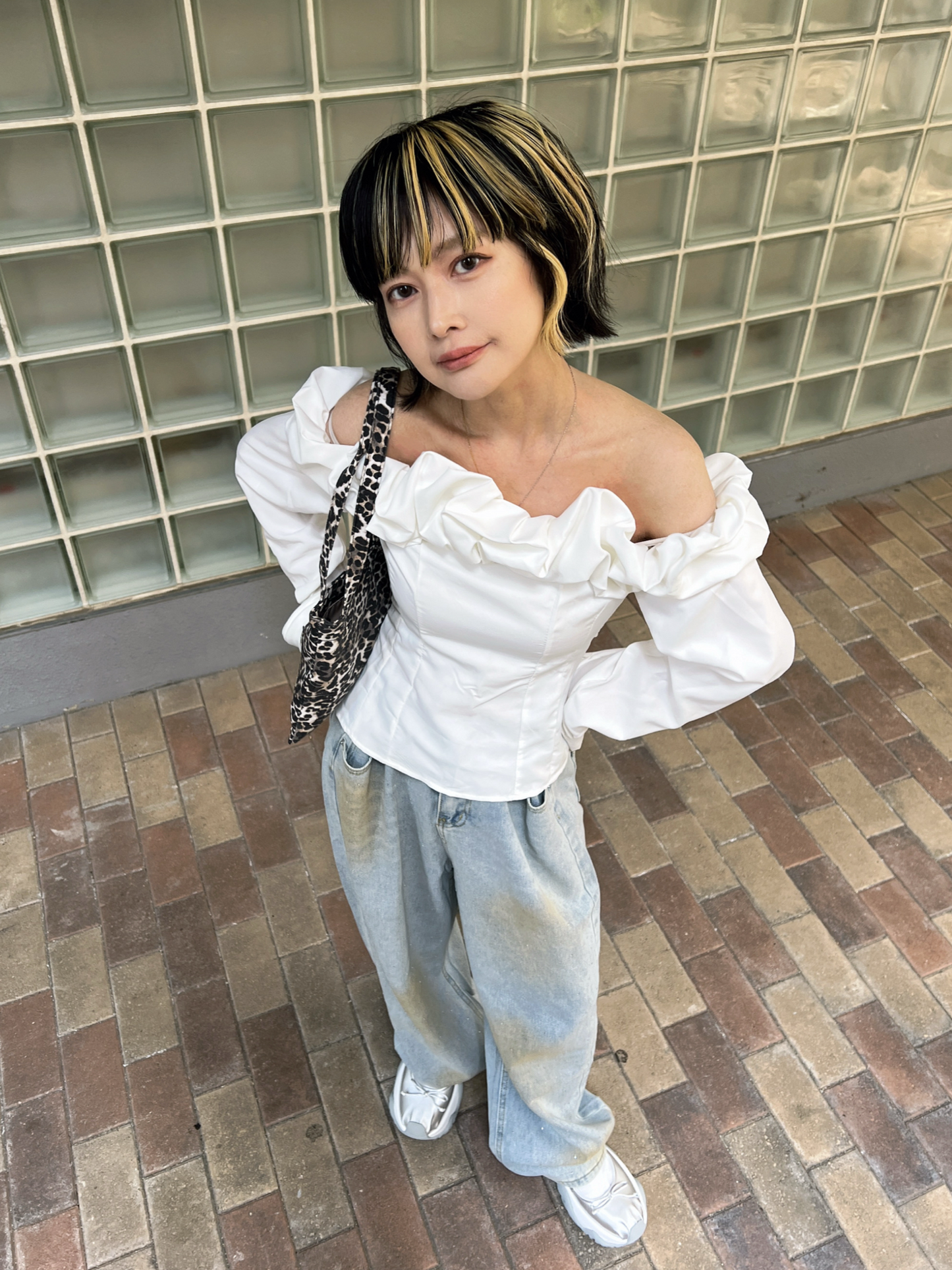 オフショルダーデザイントップス DPB79145