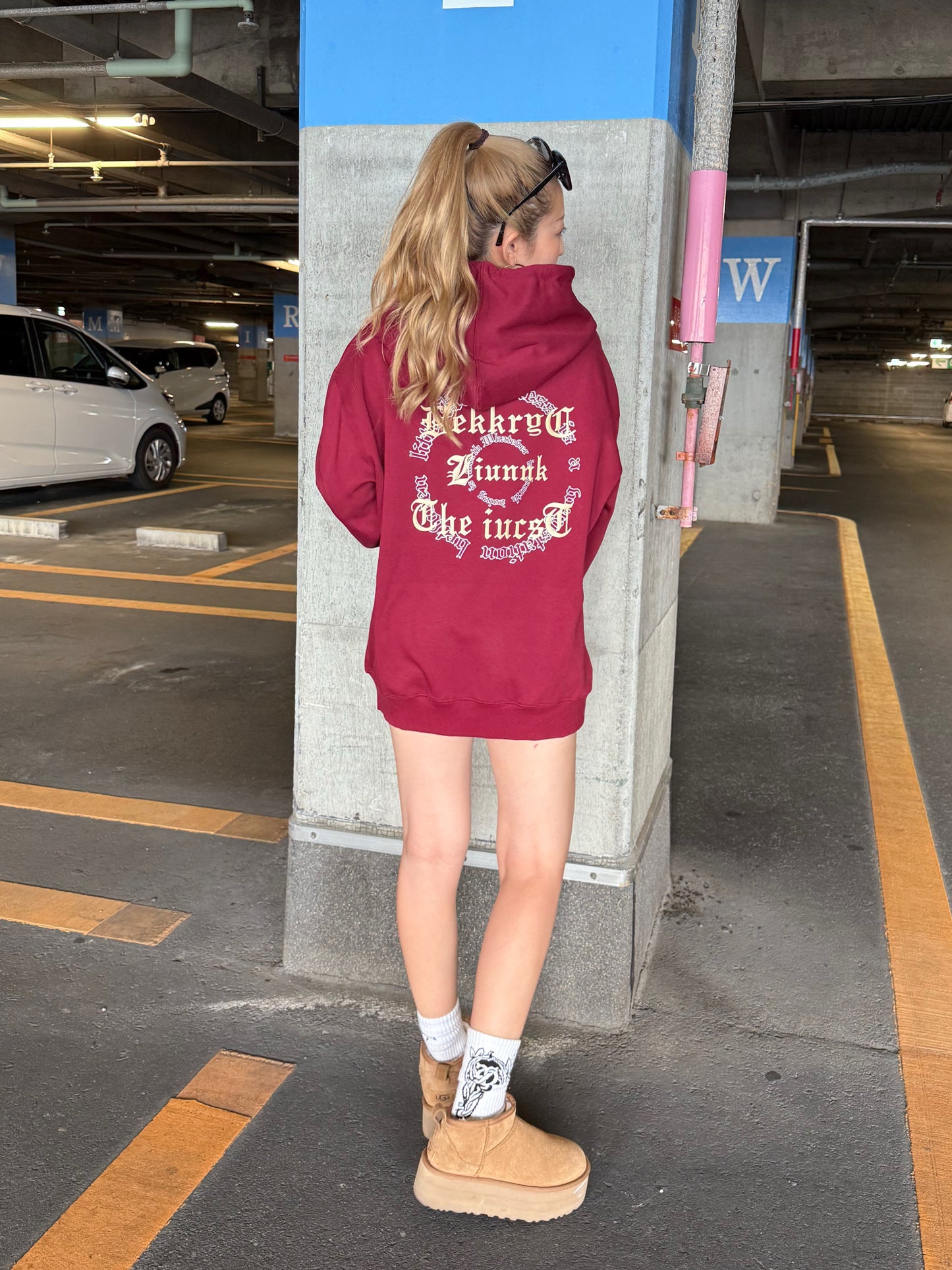 ゴシックレタリングパーカー DPB90038