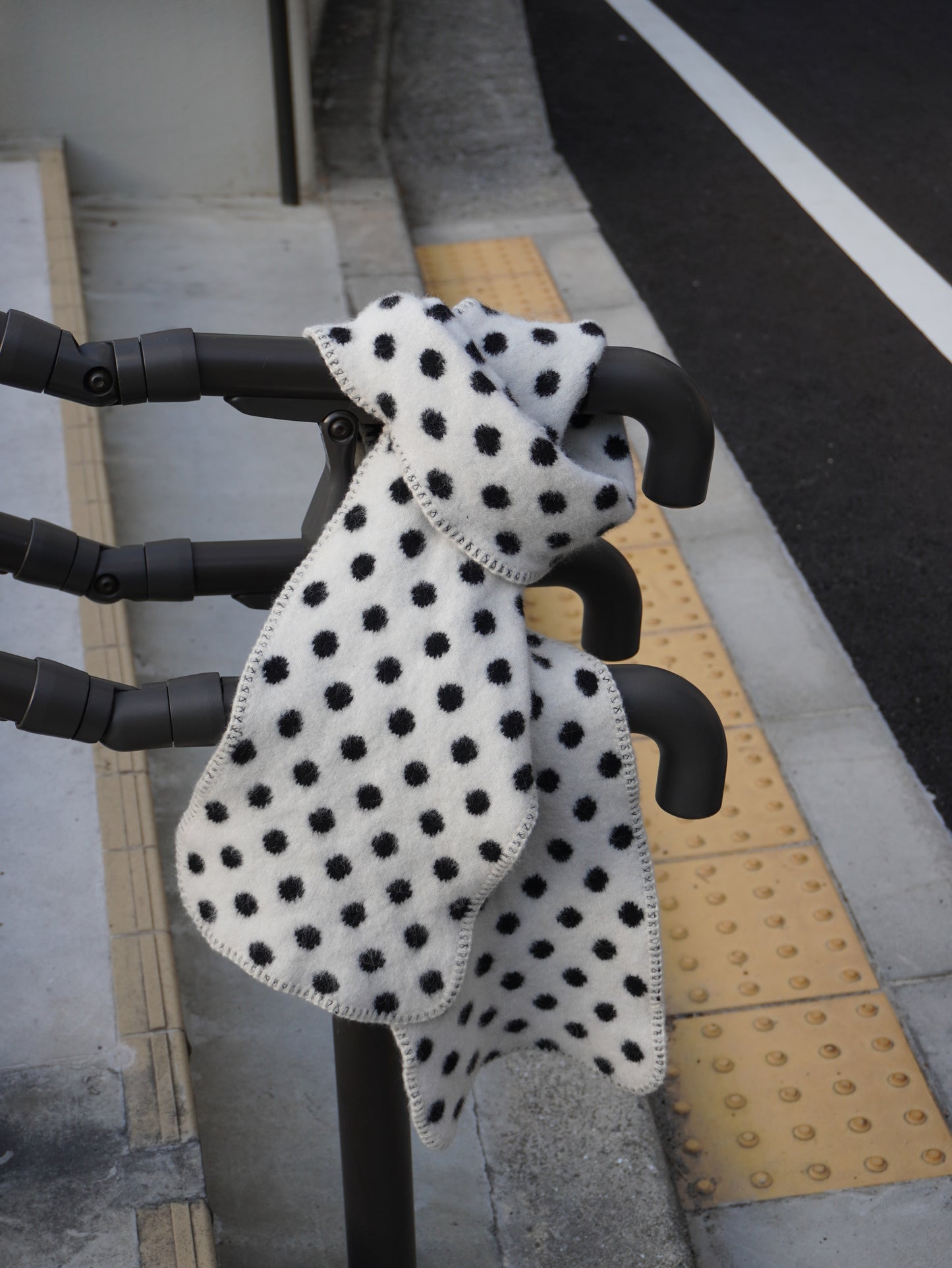 ドットバイカラーマフラー DPB85384