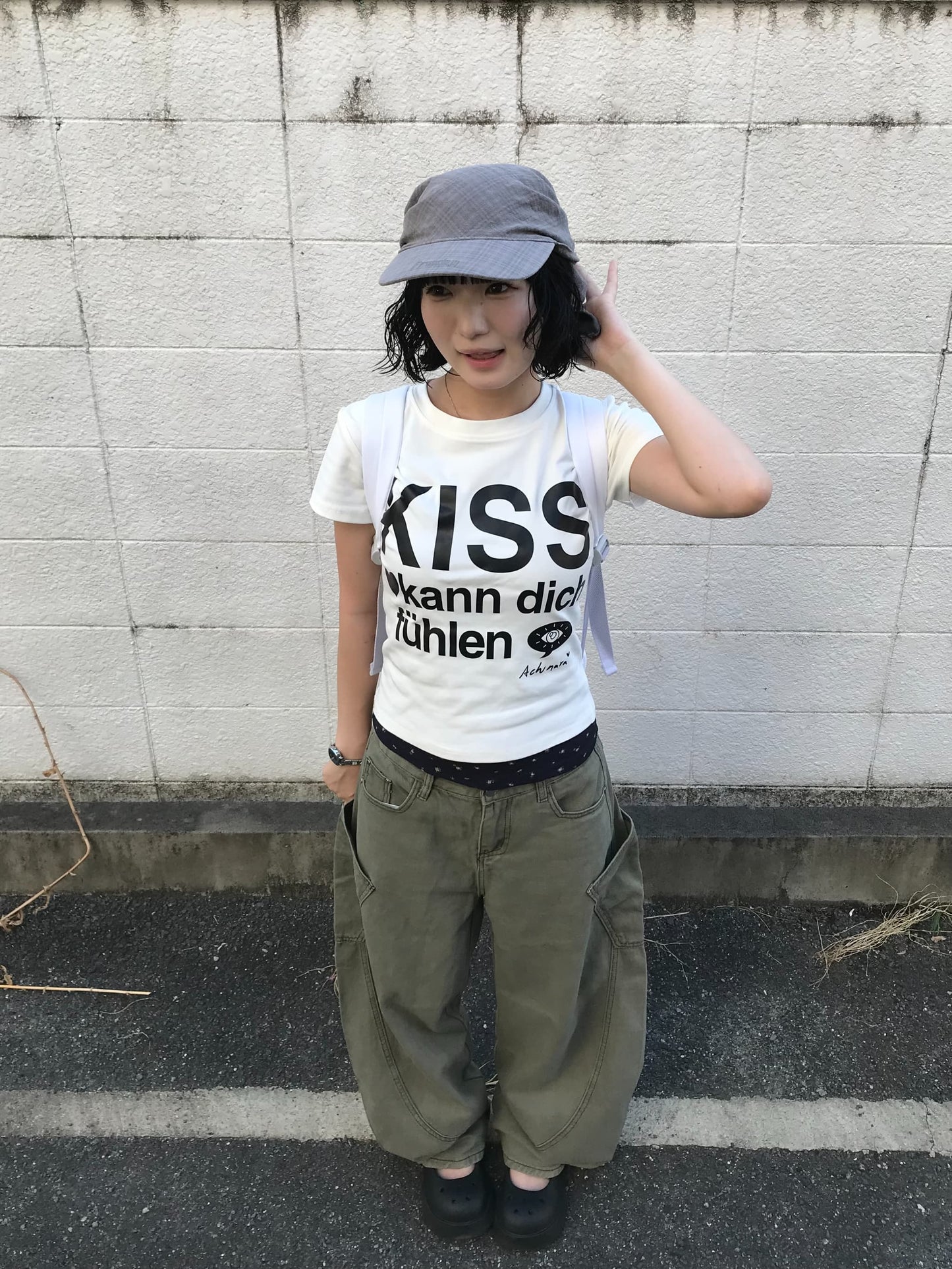 モノクロKISSTシャツ DPB85599