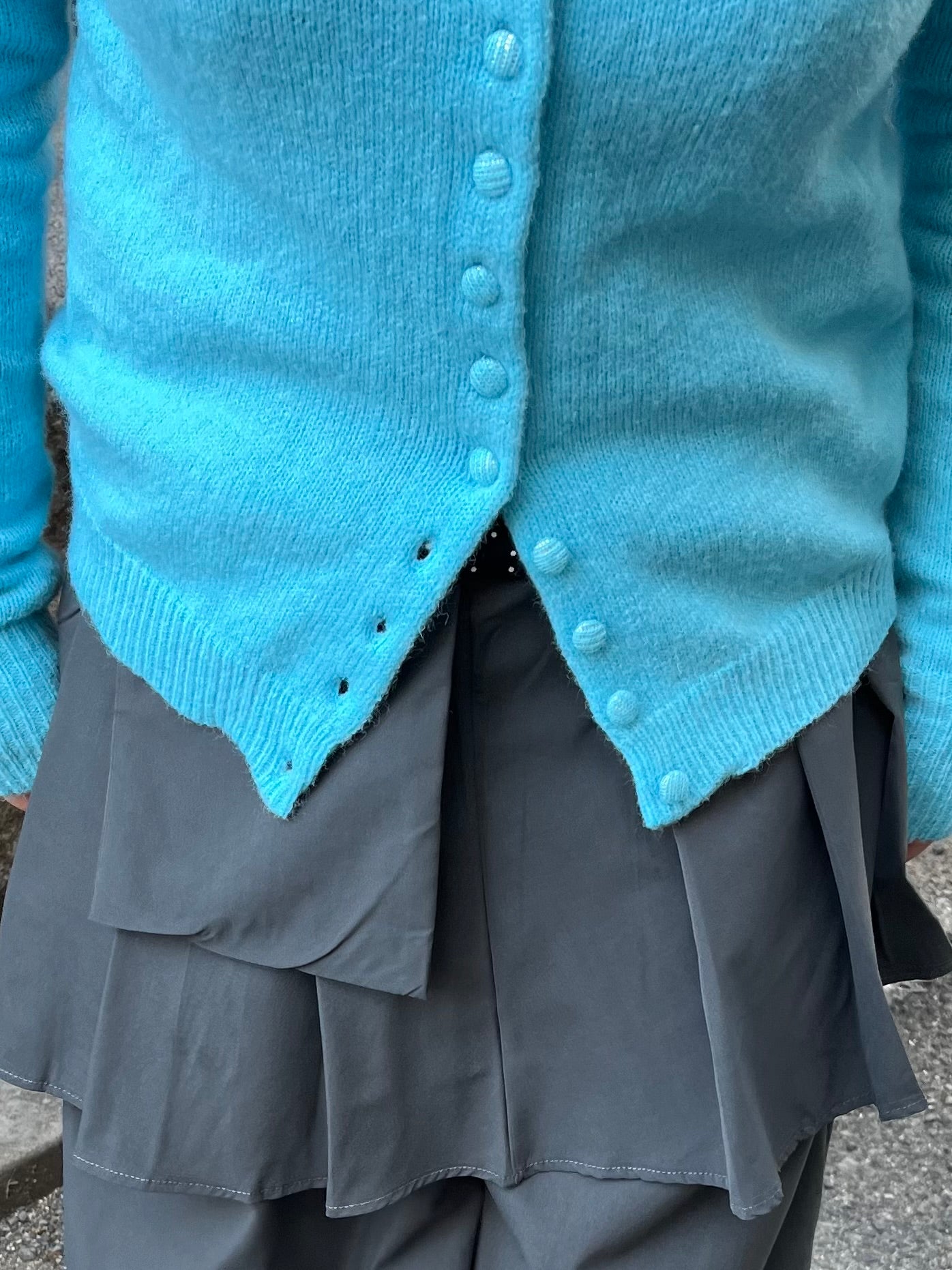 ブルーボタンカーディガン DPB97036