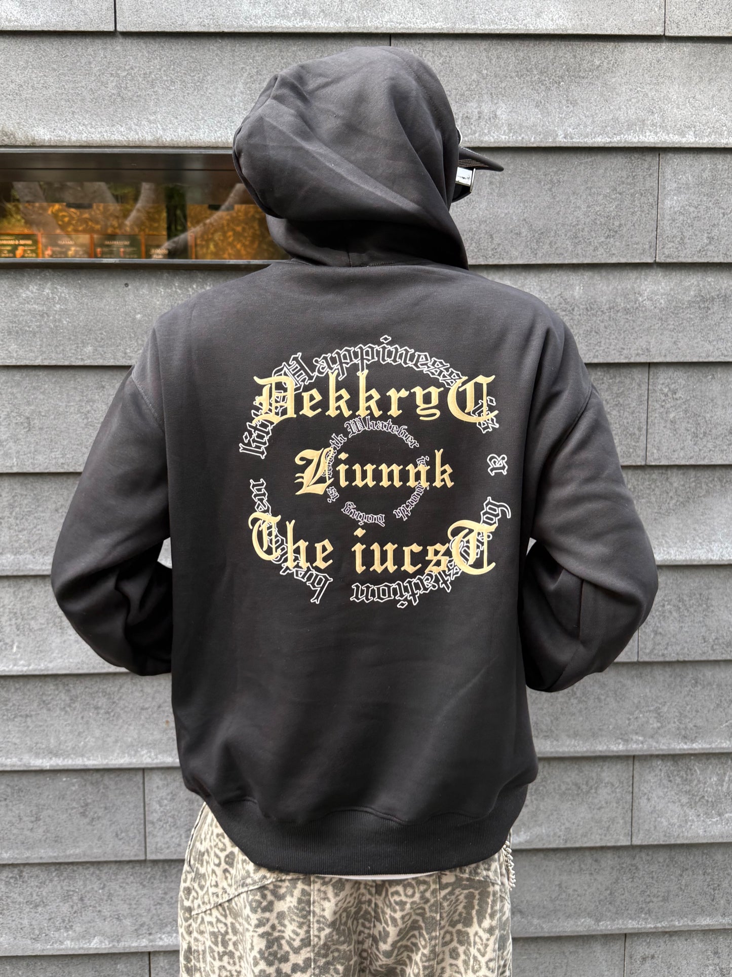 ゴシックレタリングパーカー DPB90038