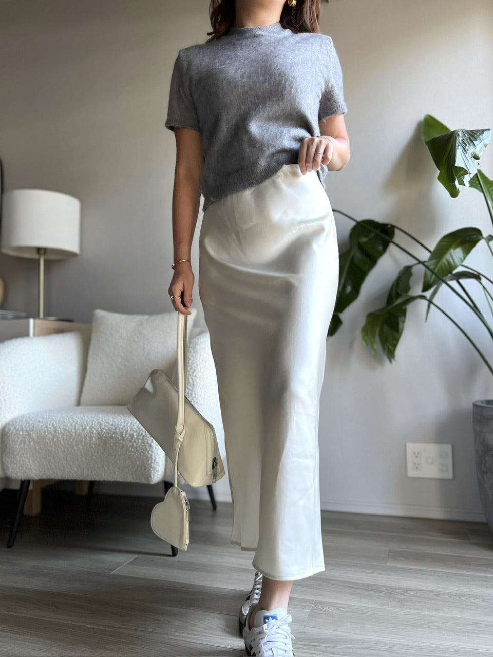 サテンライクロングスカート DPB56369