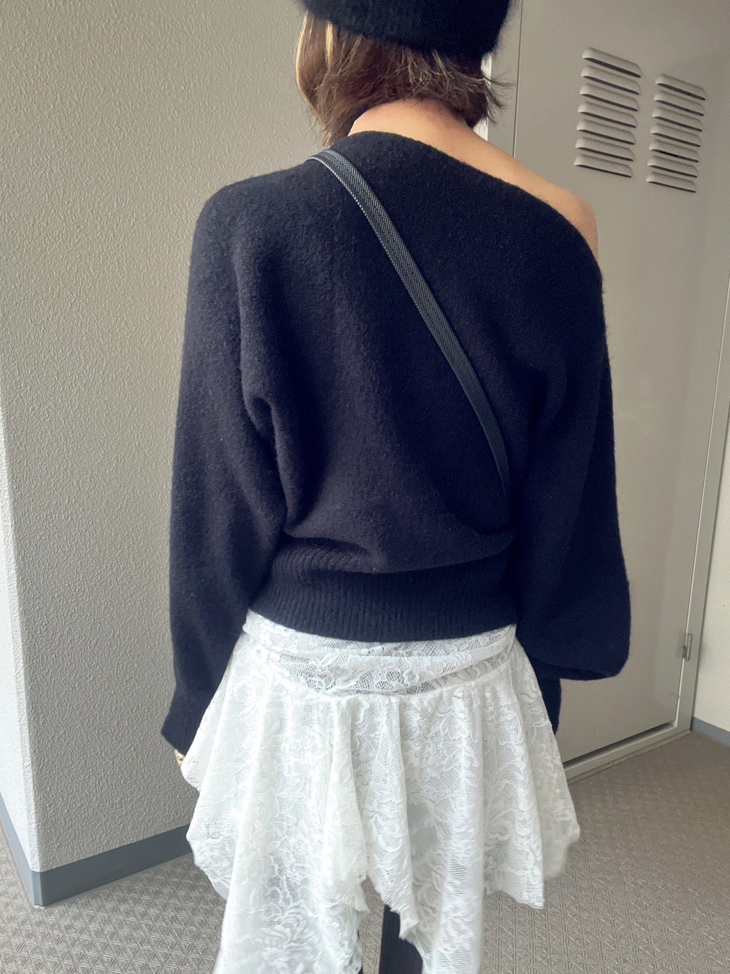 チョーカー付きワンショルニット DPB79211