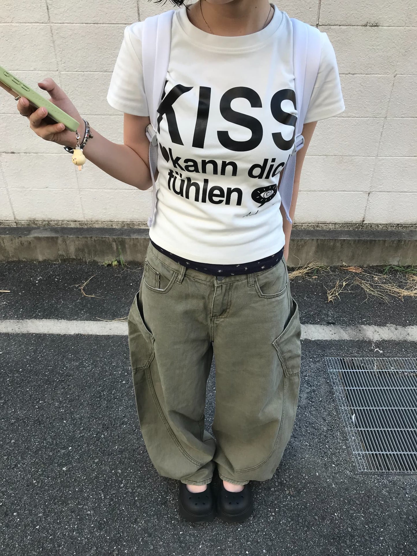 モノクロKISSTシャツ DPB85599