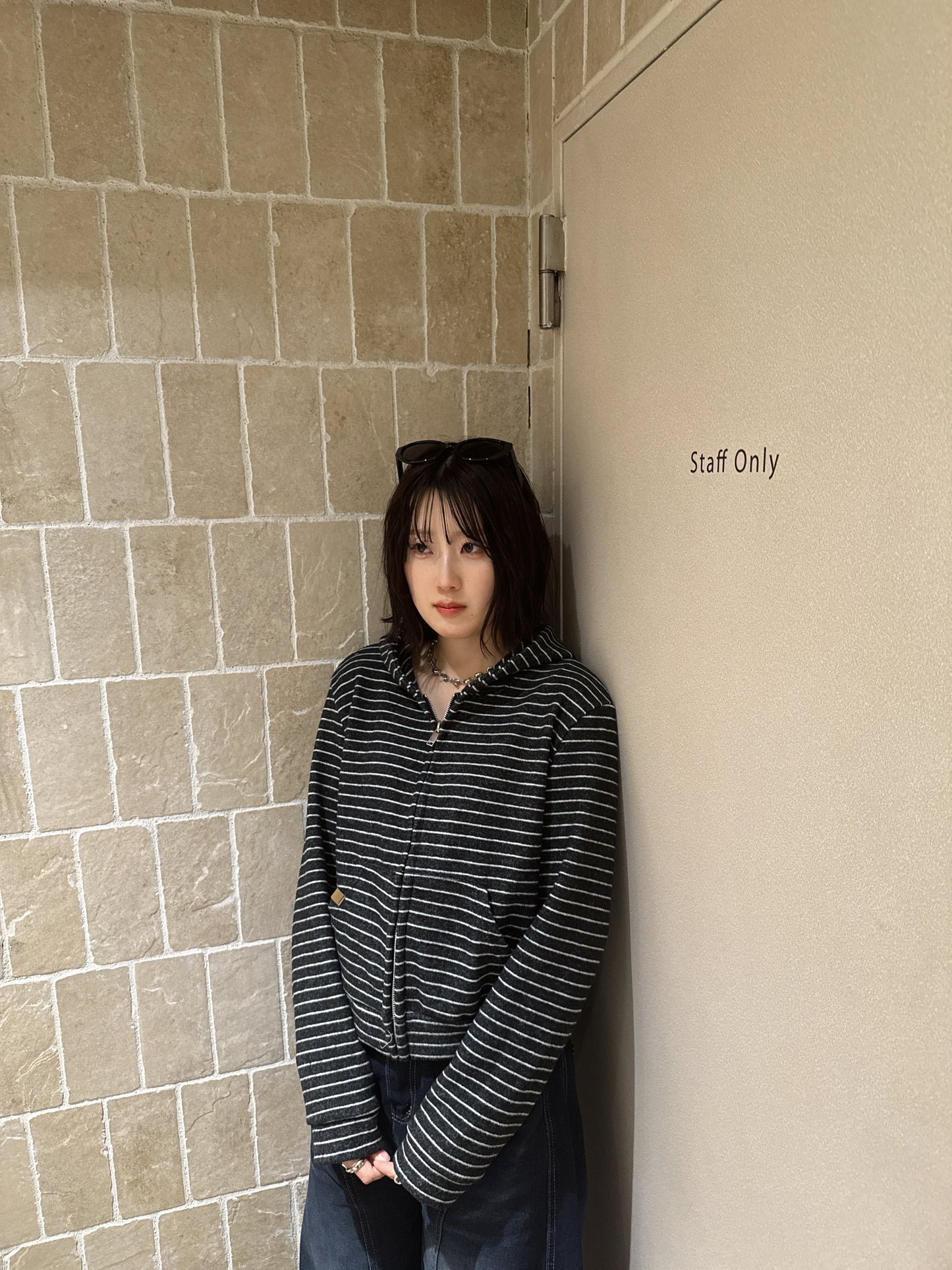 ストライプジップフーディー DPB93060