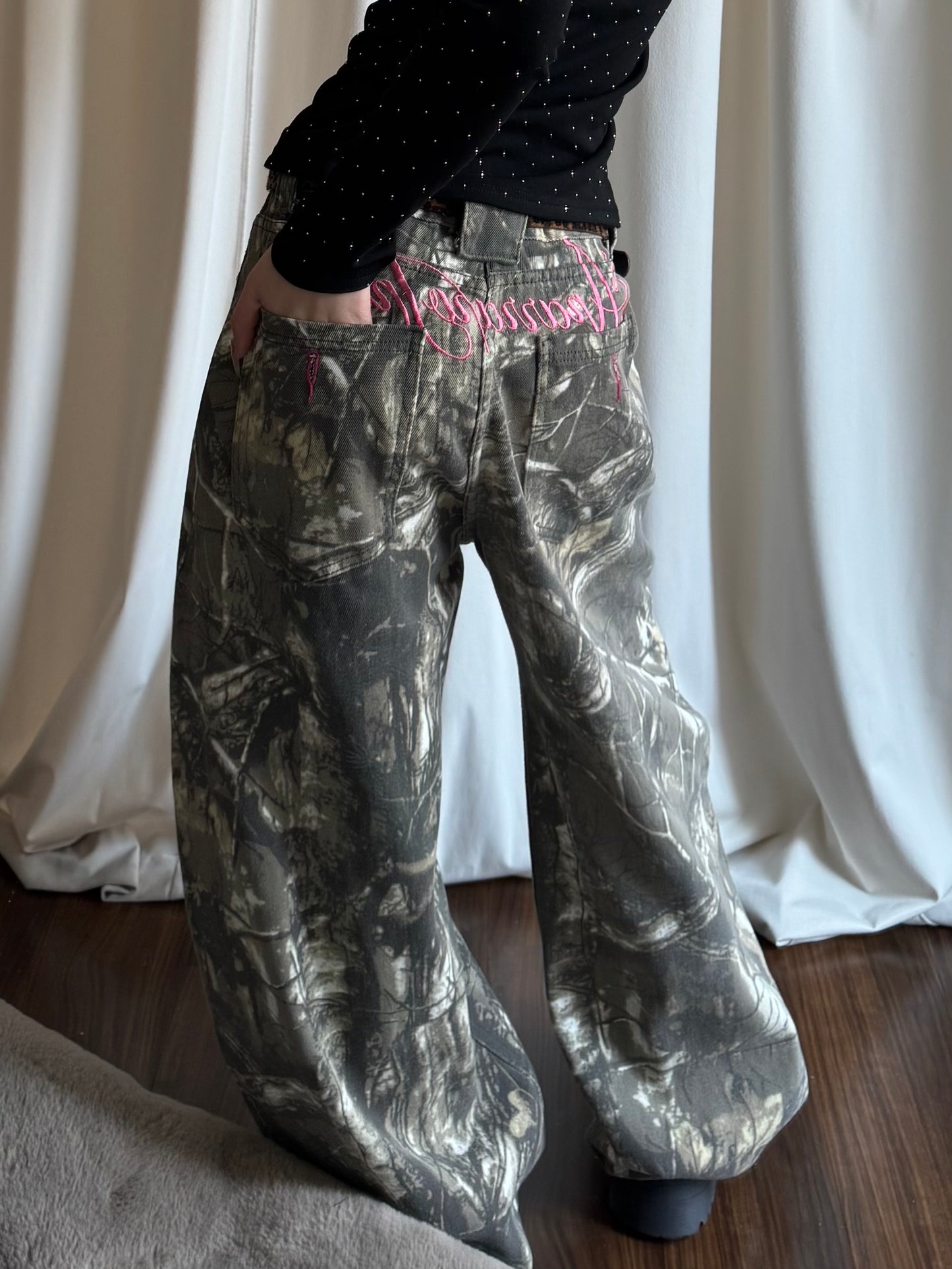 バックロゴワイドデニムパンツ DPB86201
