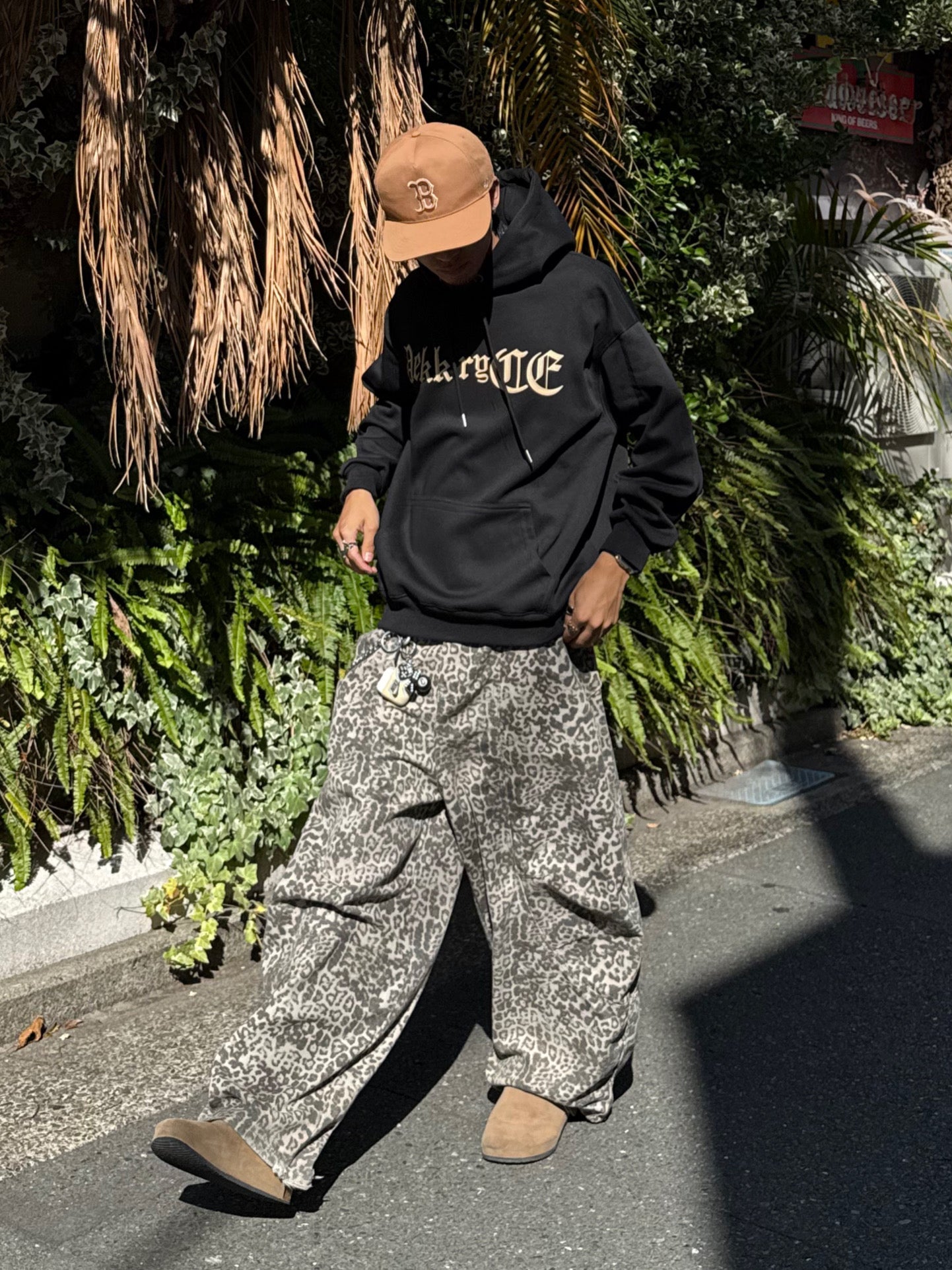 ゴシックレタリングパーカー DPB90038