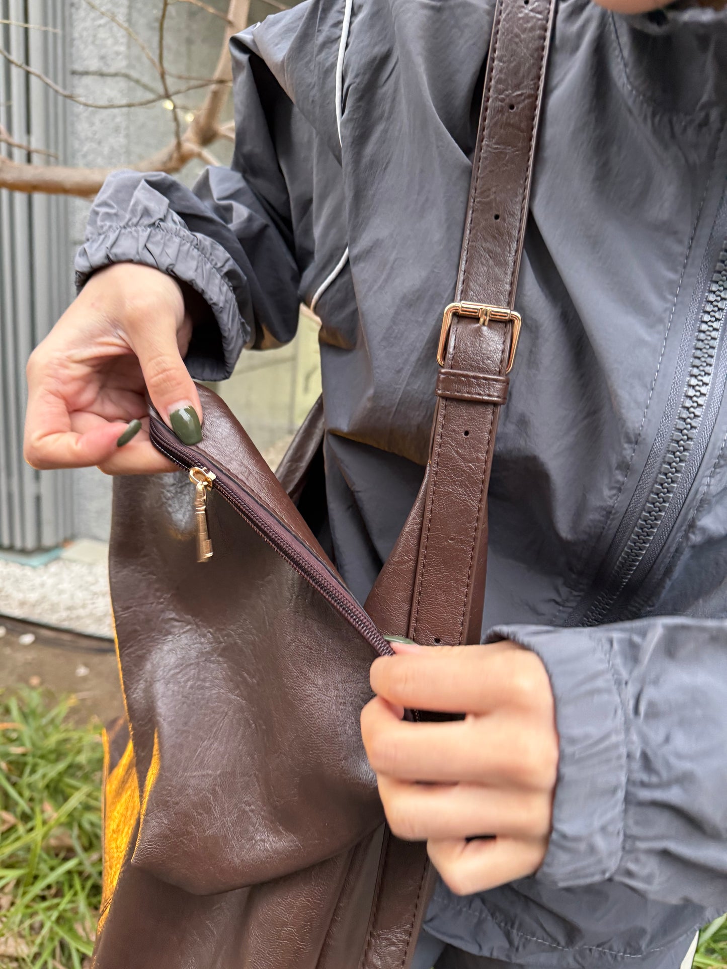 ダークブラウンハンドバッグ DPB47463