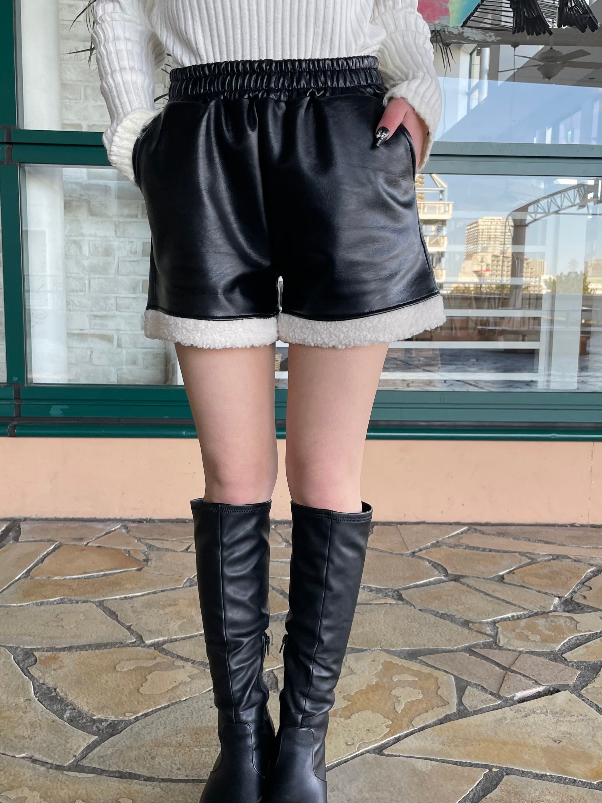 レザーボアショートパンツ DPB68019 – CRAMMY