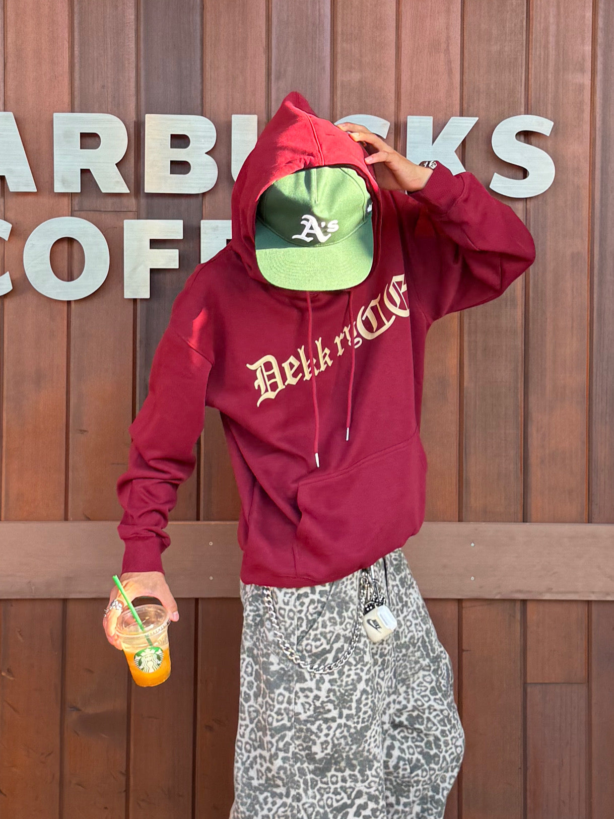 ゴシックレタリングパーカー DPB90038