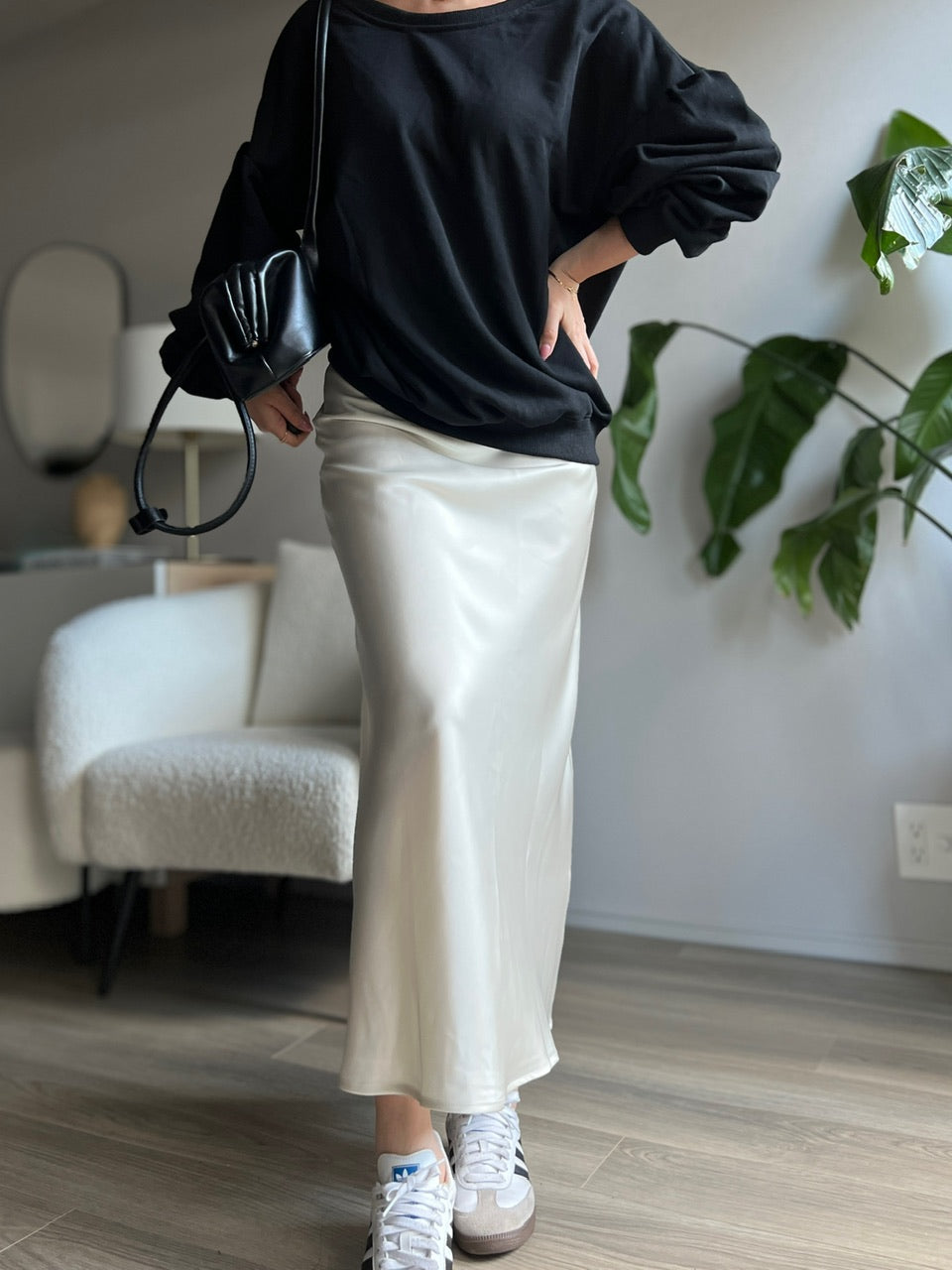 サテンライクロングスカート DPB56369