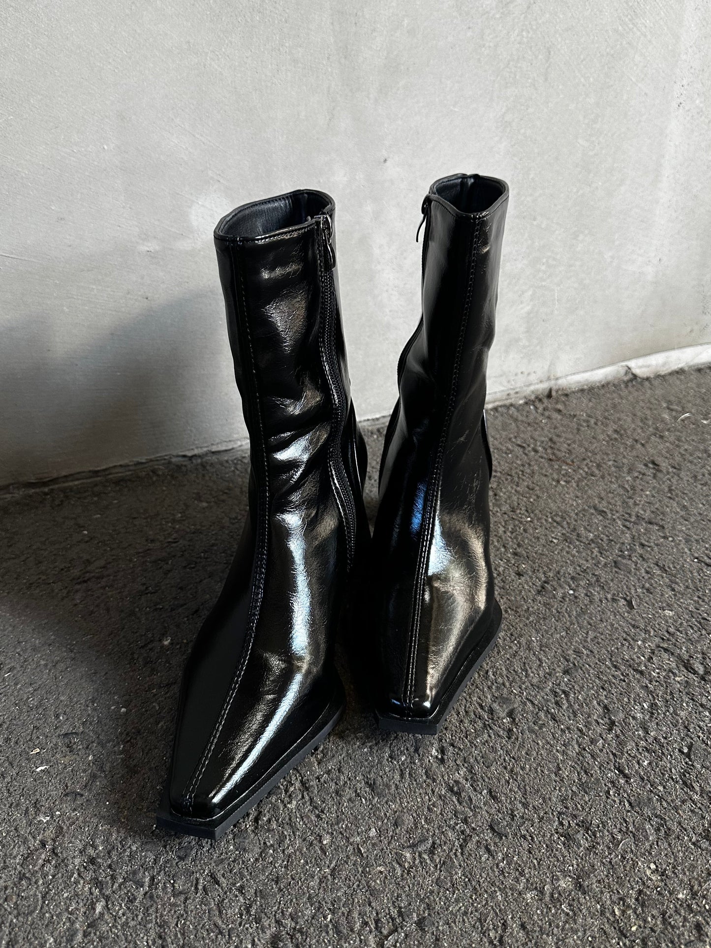 ポインテッドトゥブーツ DPB26671