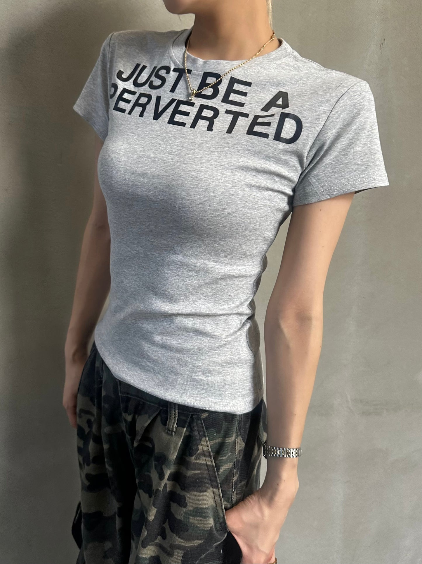 ネックレタリングロゴTシャツ DPB26593
