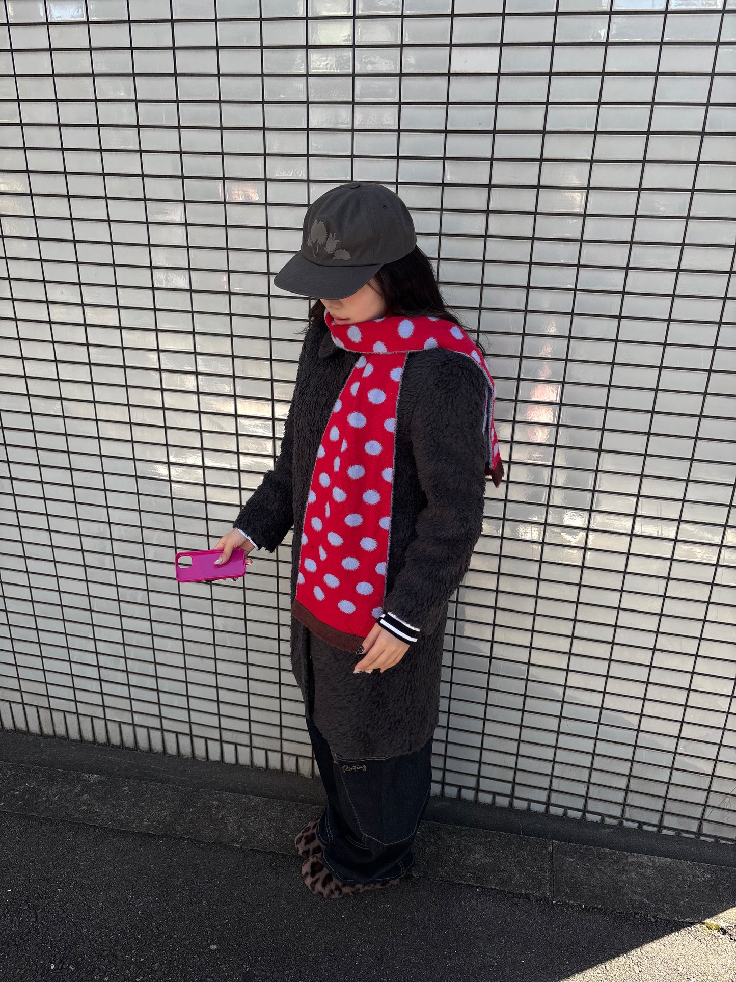 リバーシブルミディアムドットマフラー DPB89108