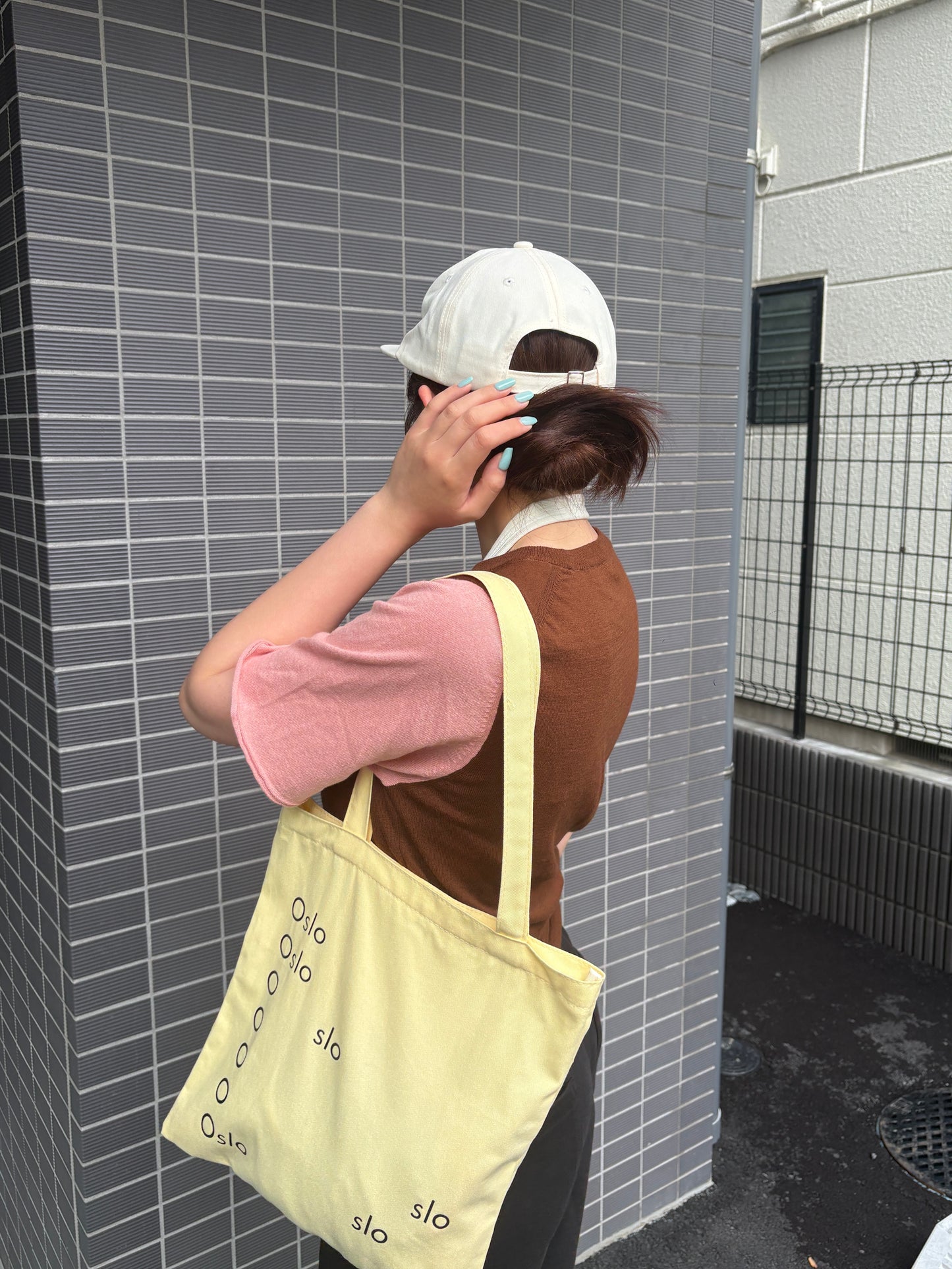 イエローロゴシックトートバック DPC08035