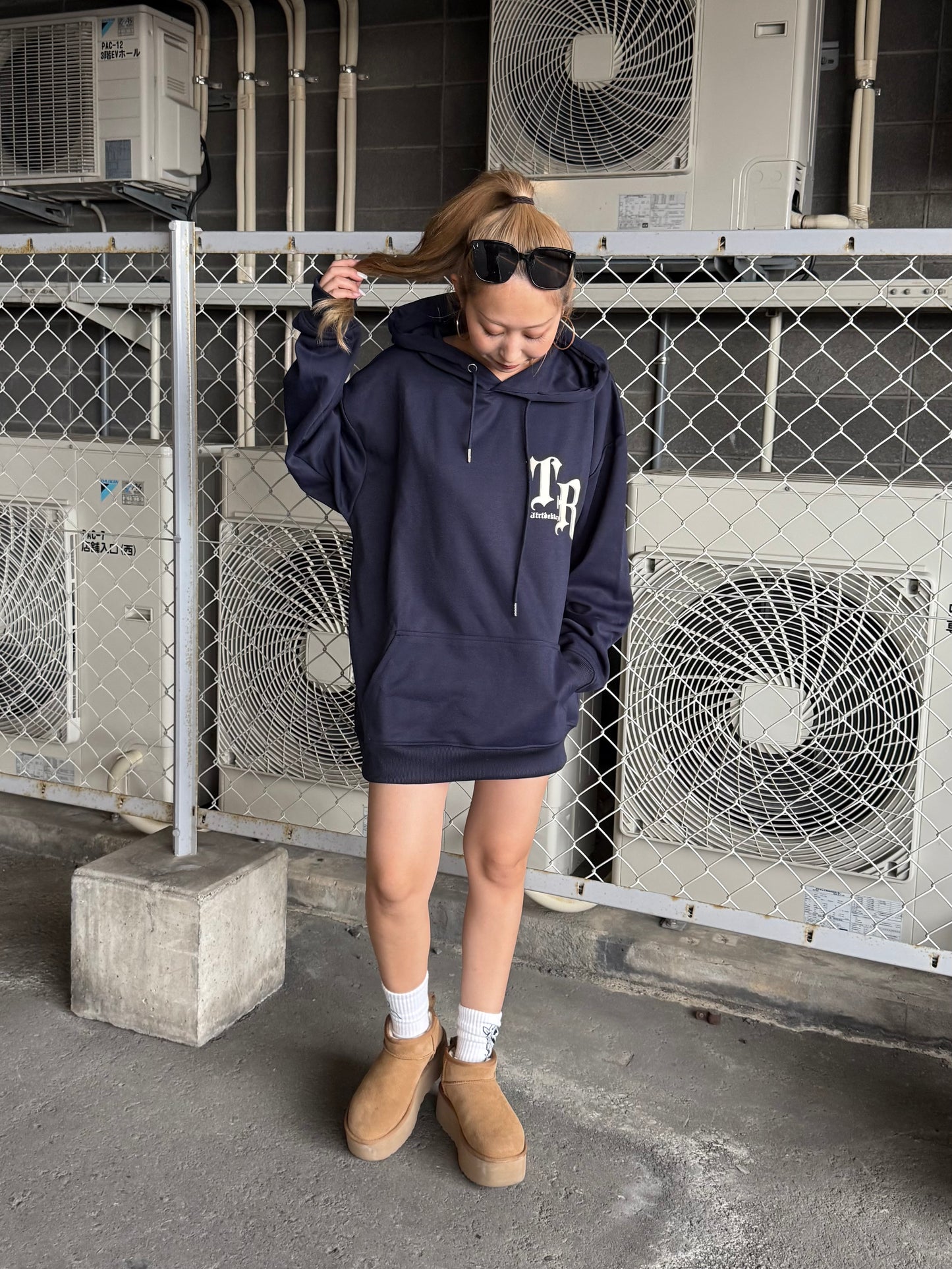 ユニセックスロゴパーカー DPB73126