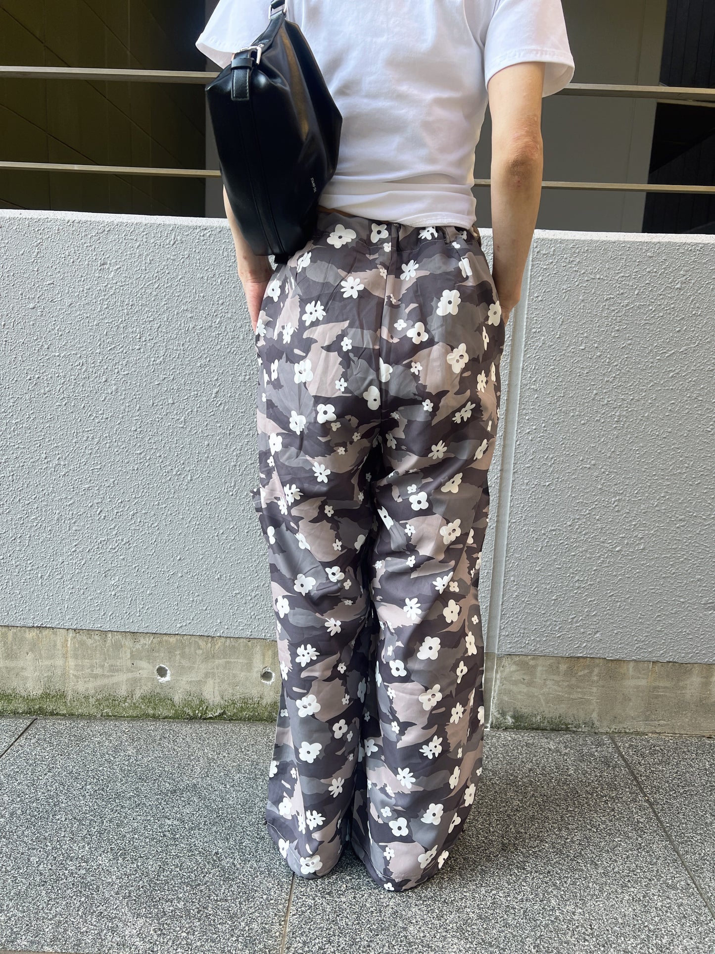 フラワーカモフラワイドパンツ DPB79185