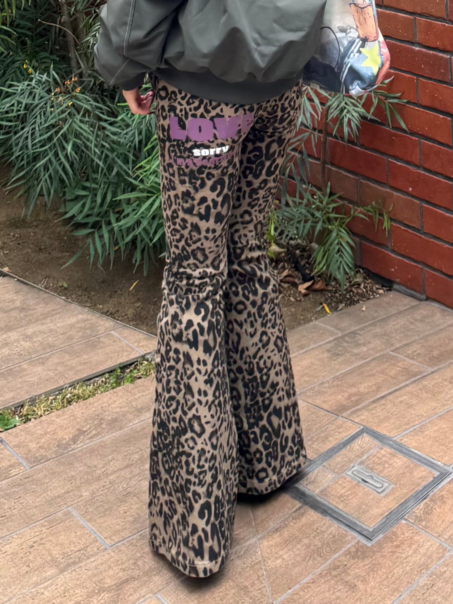 バックロゴフレアレオパードパンツ DPB86160