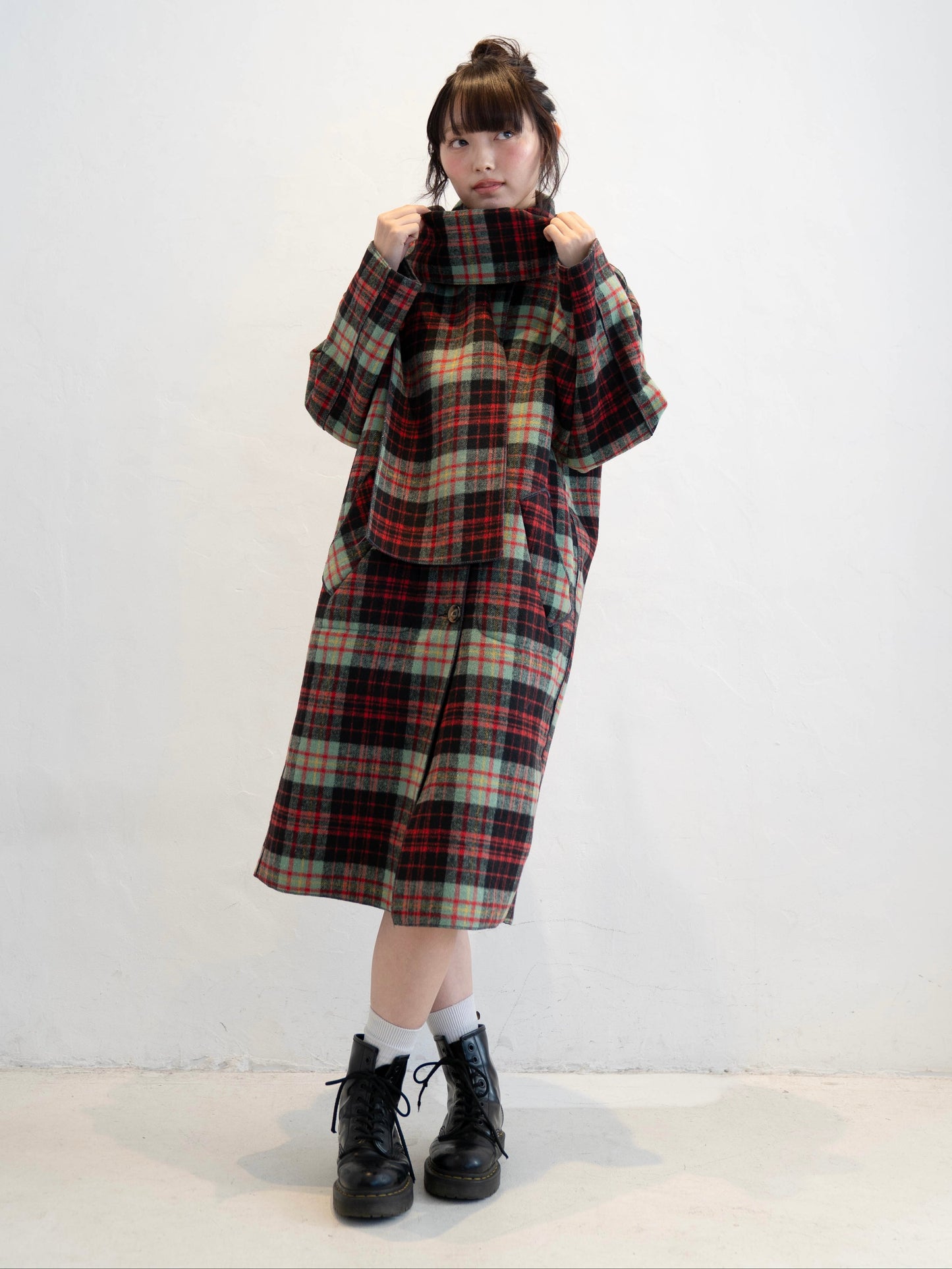 マフラー付きチェックロングコート DPC02015