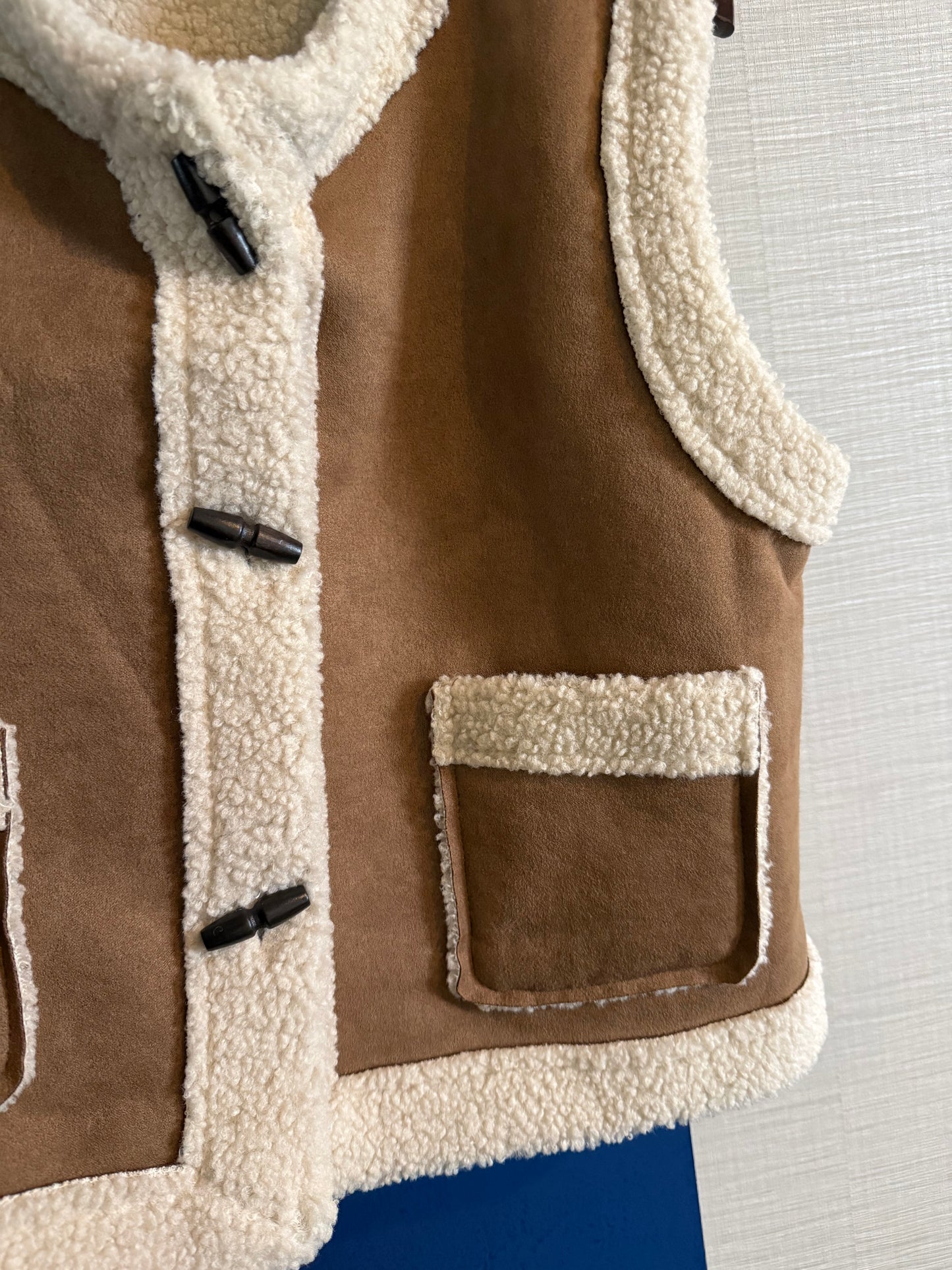 ブラウンファーベスト DPB47490