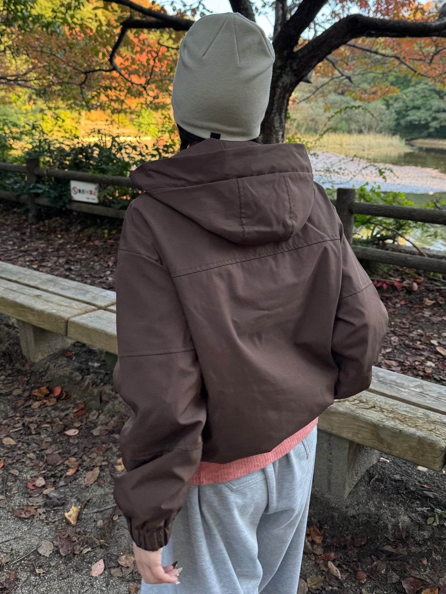 ブラウンナイロンパーカー DPB85371