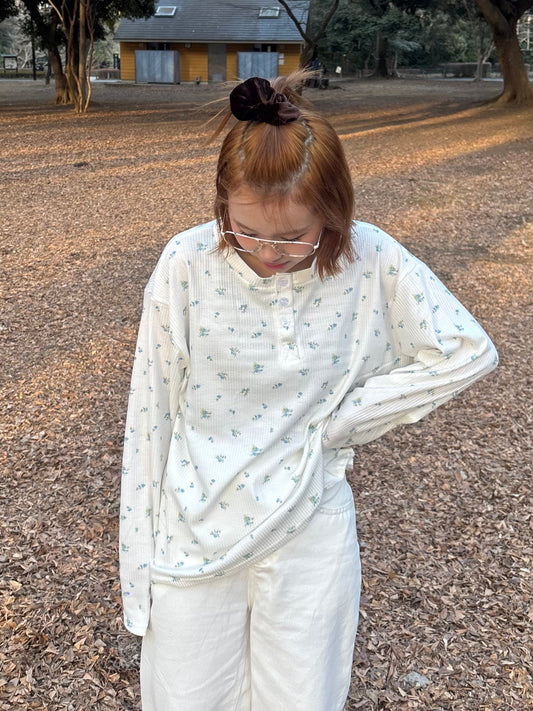 ミニフラワーヘンリーネックトップス DPC04004