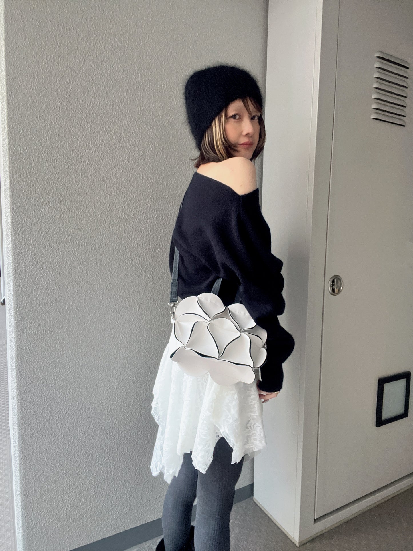 チョーカー付きワンショルニット DPB79211