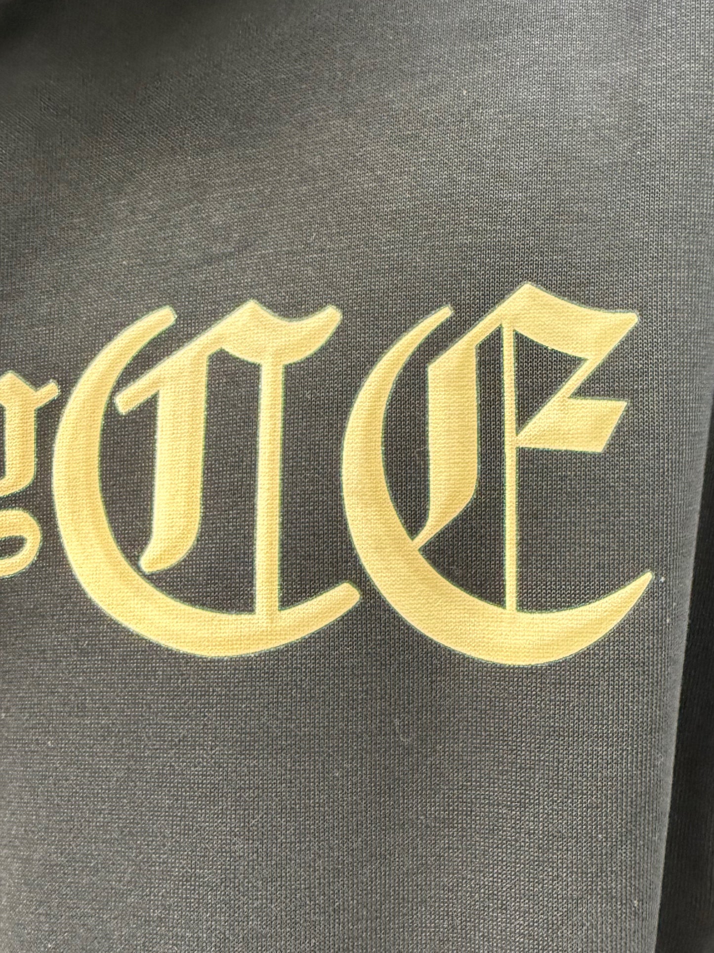 ゴシックレタリングパーカー DPB90038