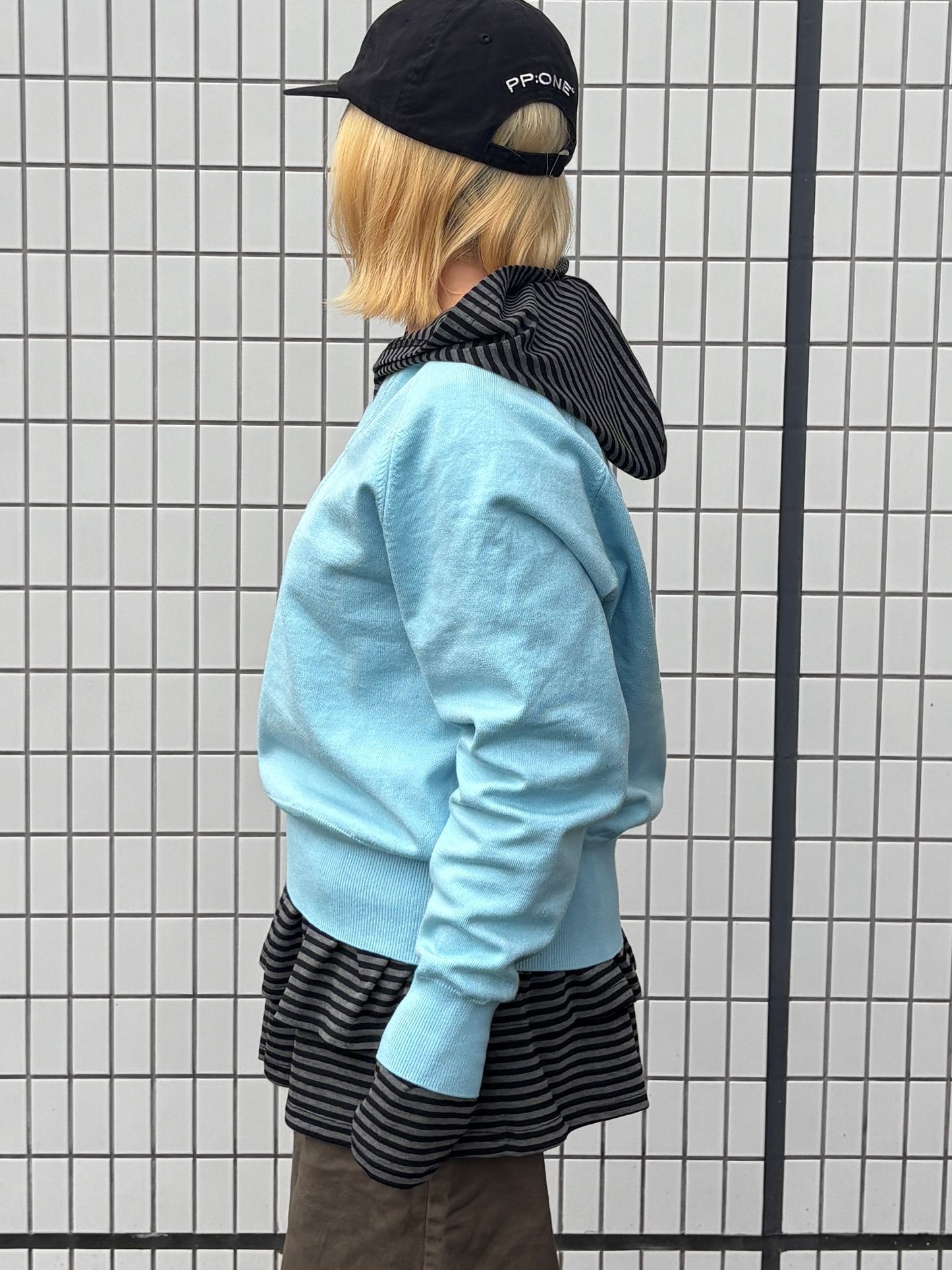 マイルドカラーVネックニット DPB97054