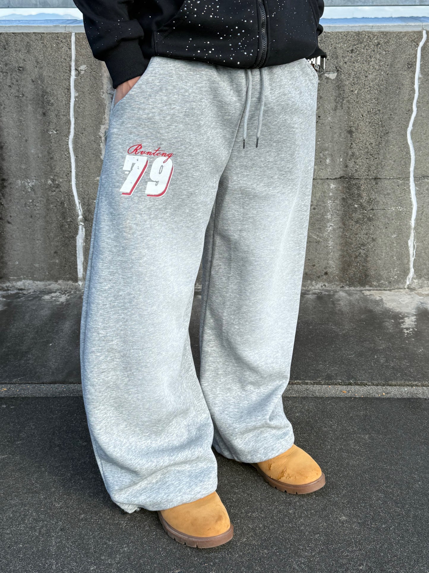 ロゴプリントスウェットパンツ DPB73532