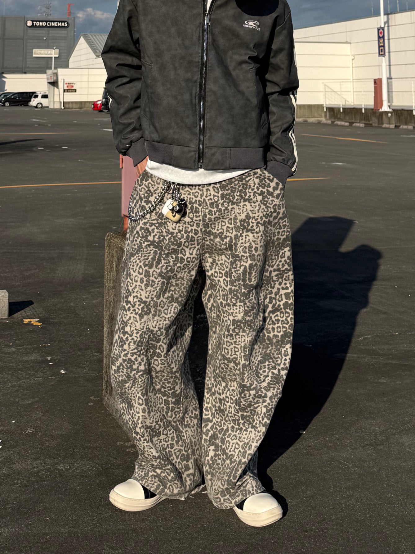 ライトグレーレオパードパンツ DPB90013