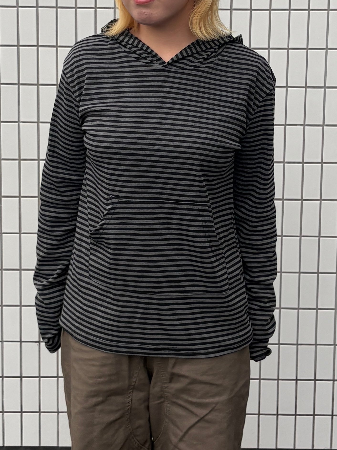 フリルストライプフーディー DPB97047