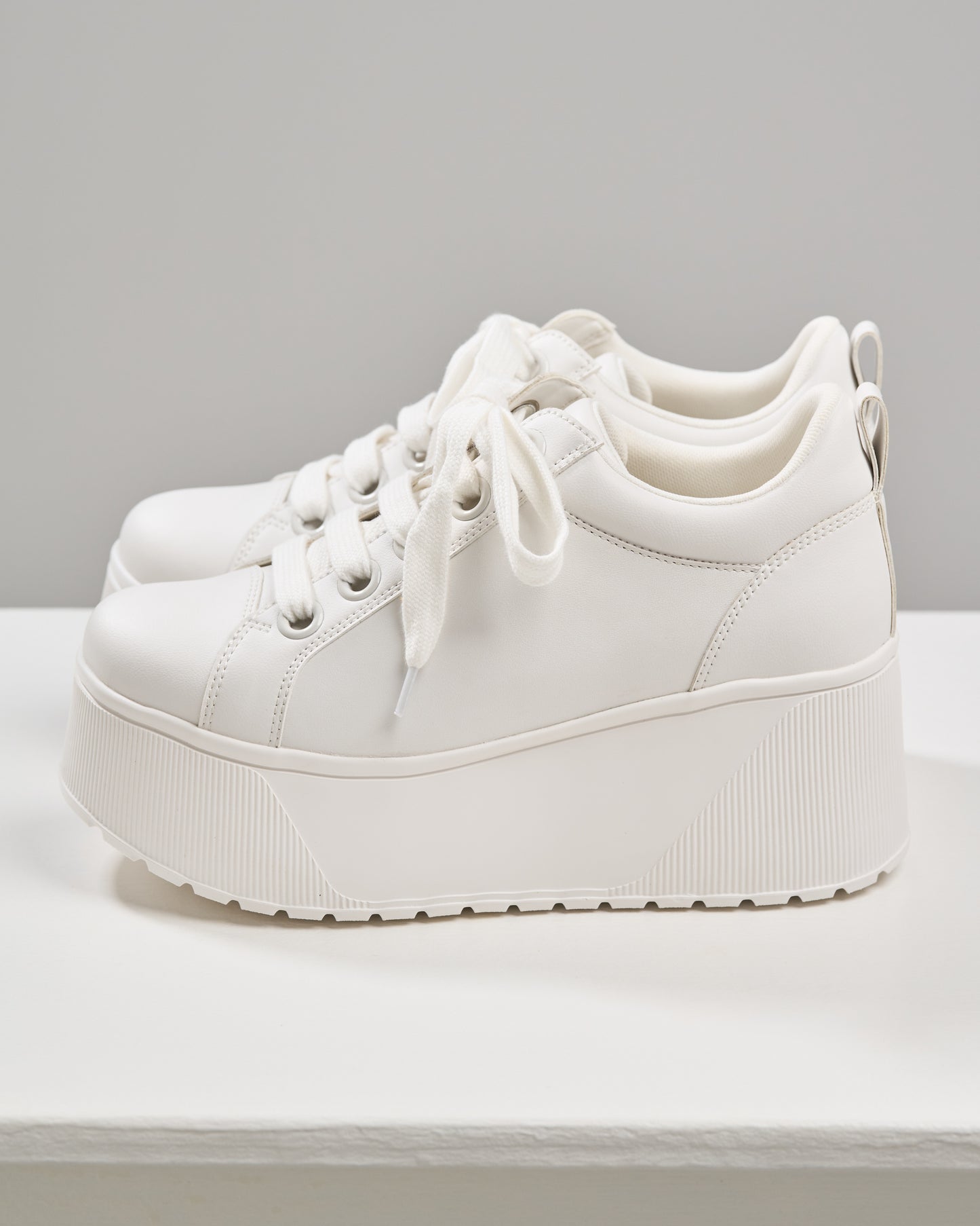 platform sneaker