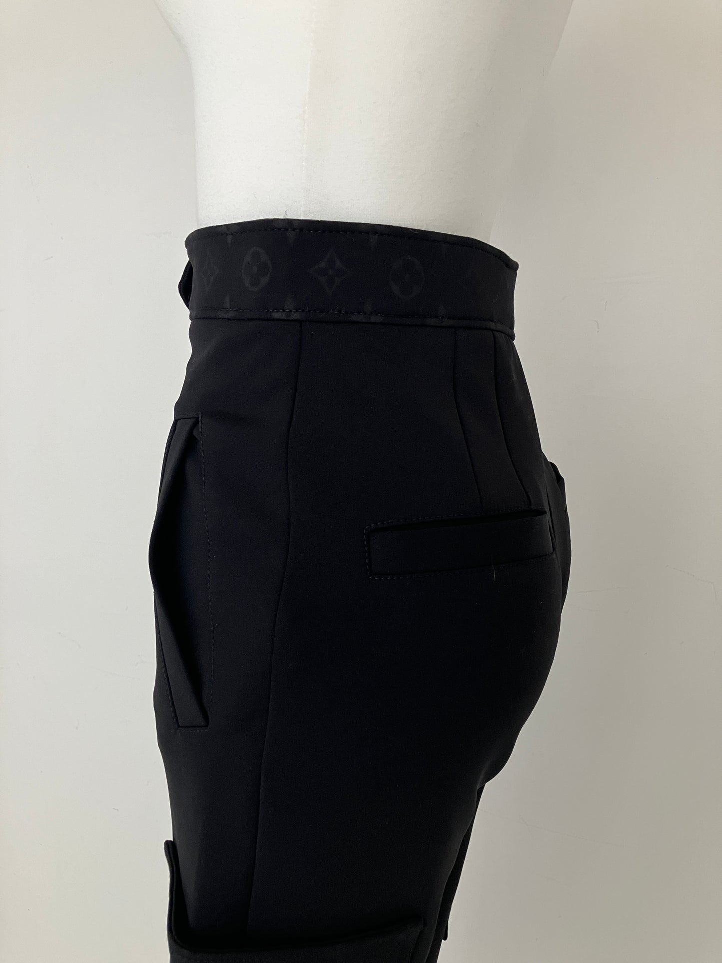【LOUIS VUITTION】ボトムス UPA05090