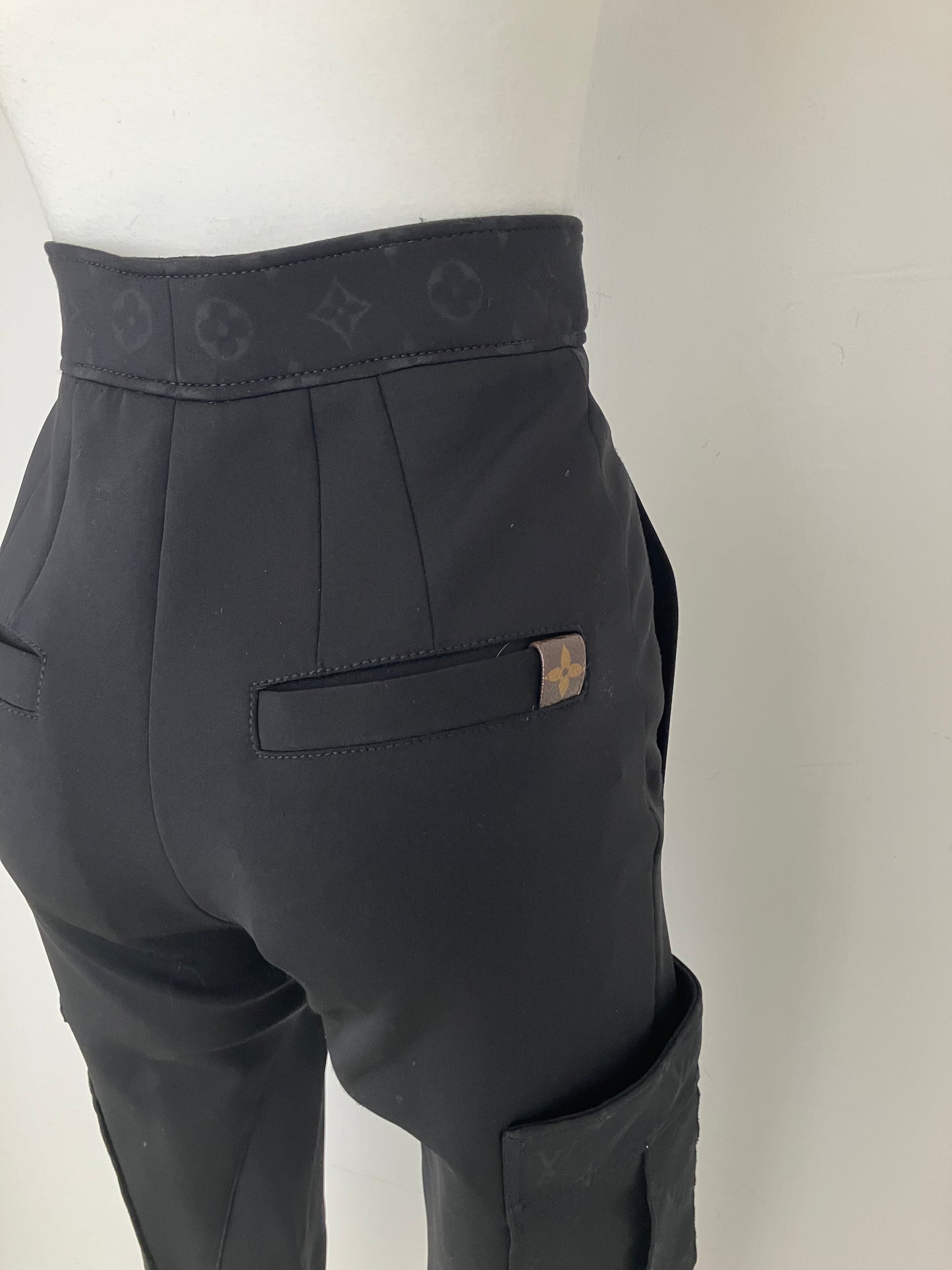【LOUIS VUITTION】ボトムス UPA05090