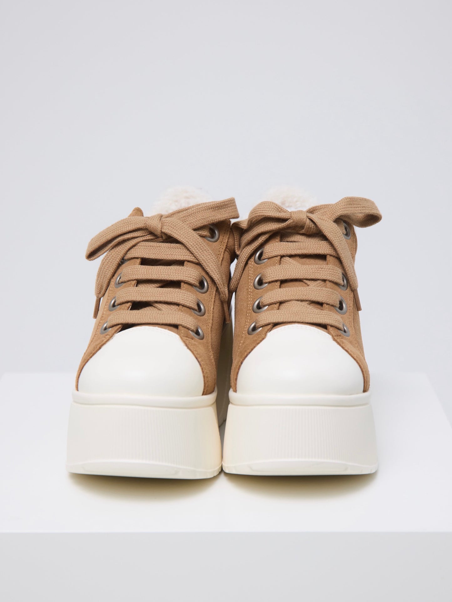 platfom suede sneaker