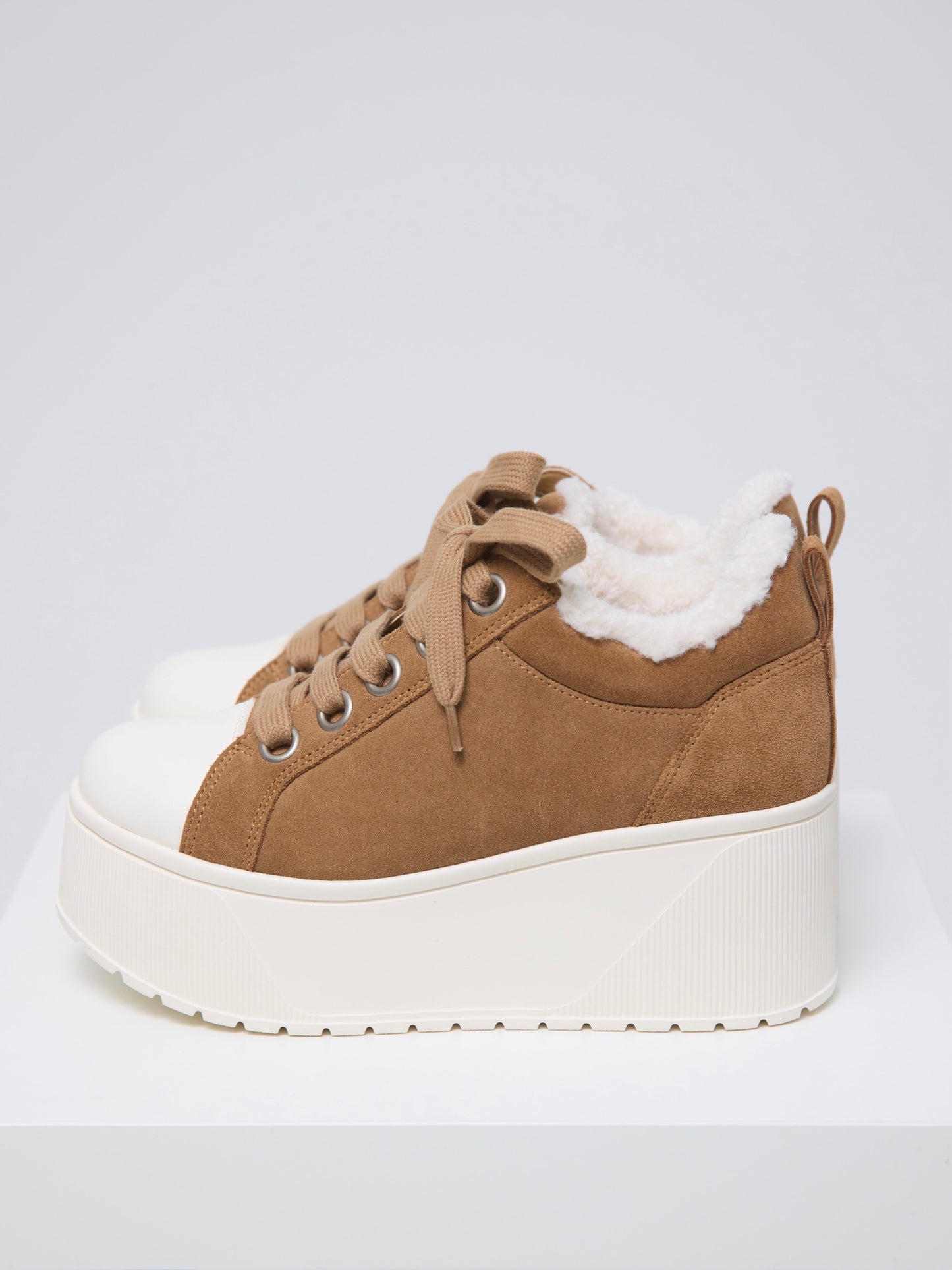 platfom suede sneaker