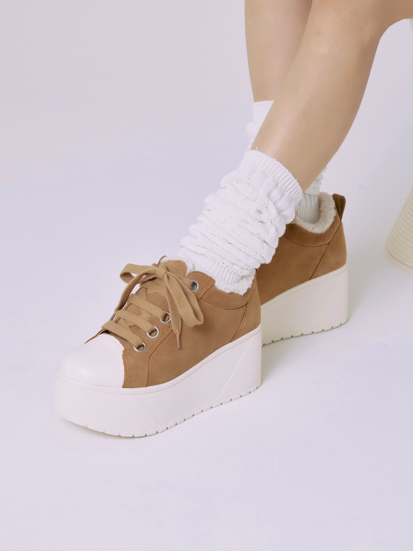 platfom suede sneaker