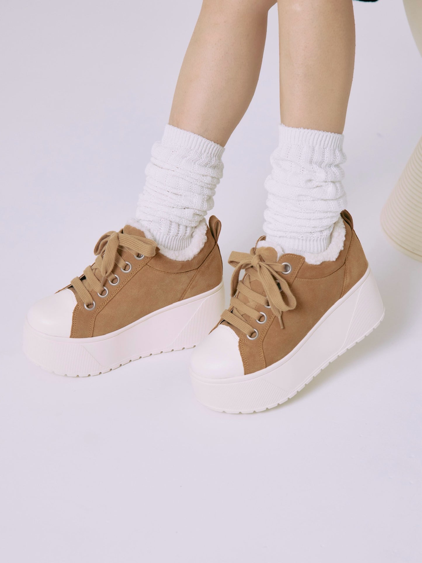 platfom suede sneaker