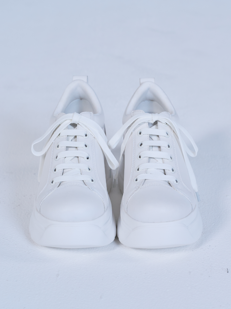 platform sneaker