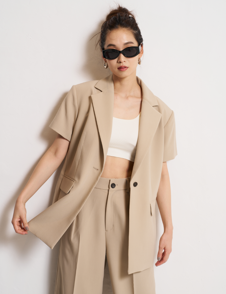 DETACHABLE SLEEVE JACKET