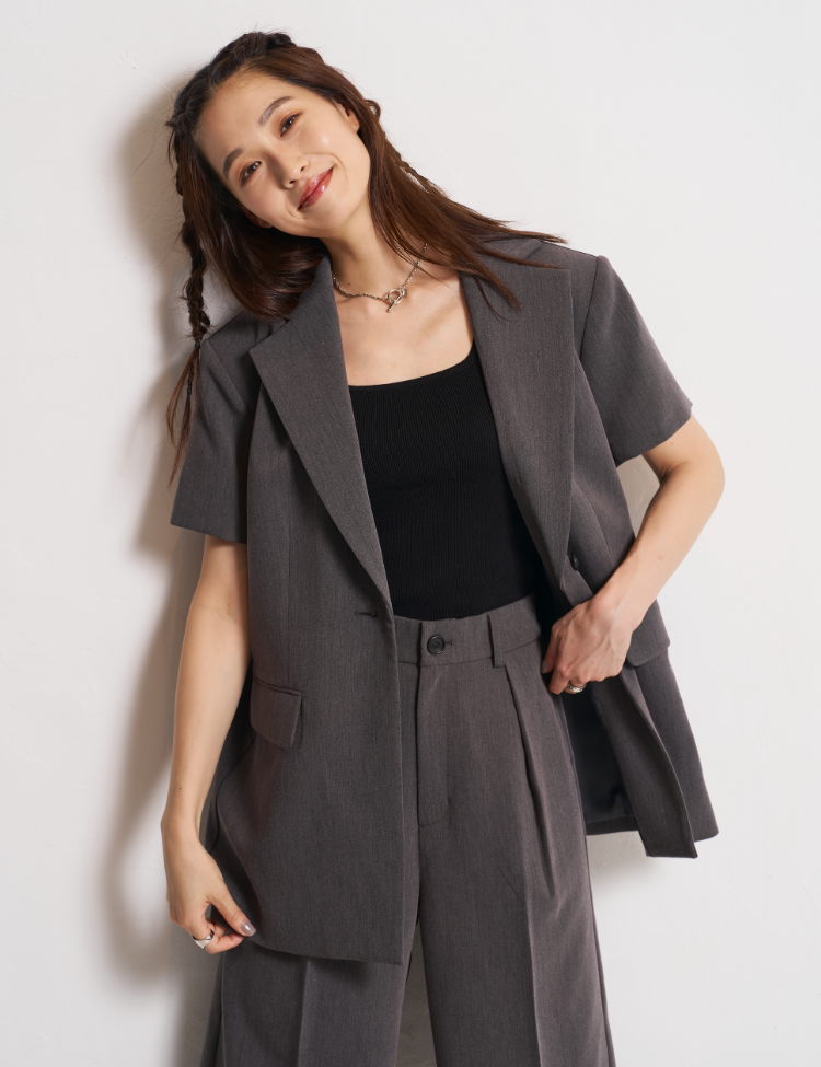 DETACHABLE SLEEVE JACKET