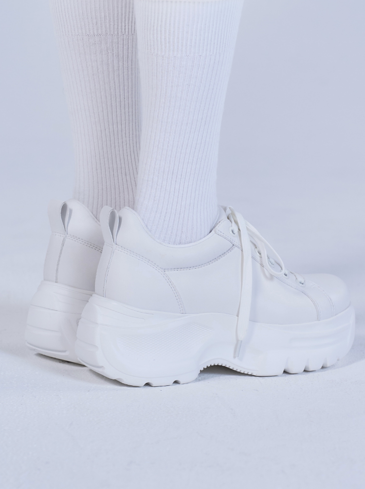 platform sneaker