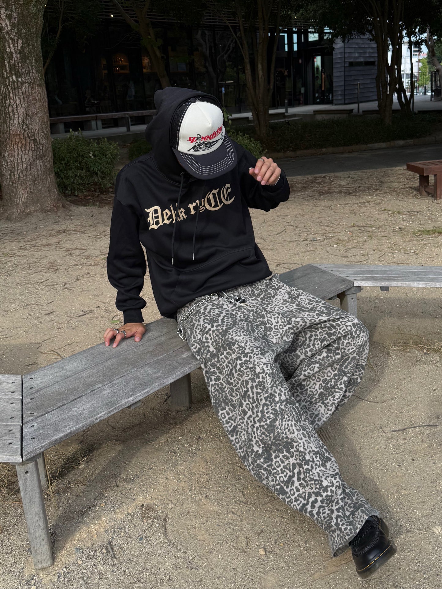 ゴシックレタリングパーカー DPB90038