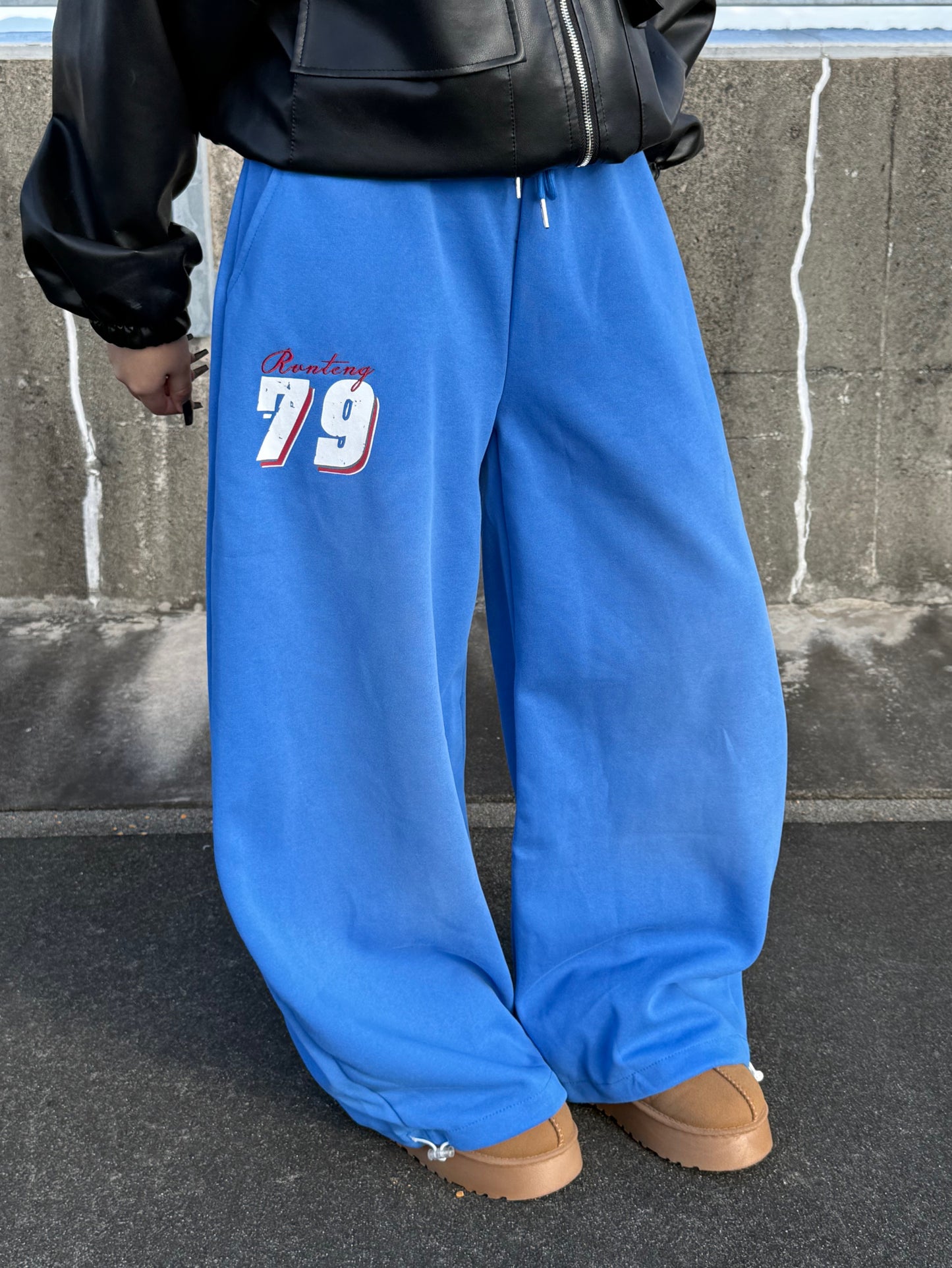 ロゴプリントスウェットパンツ DPB73532