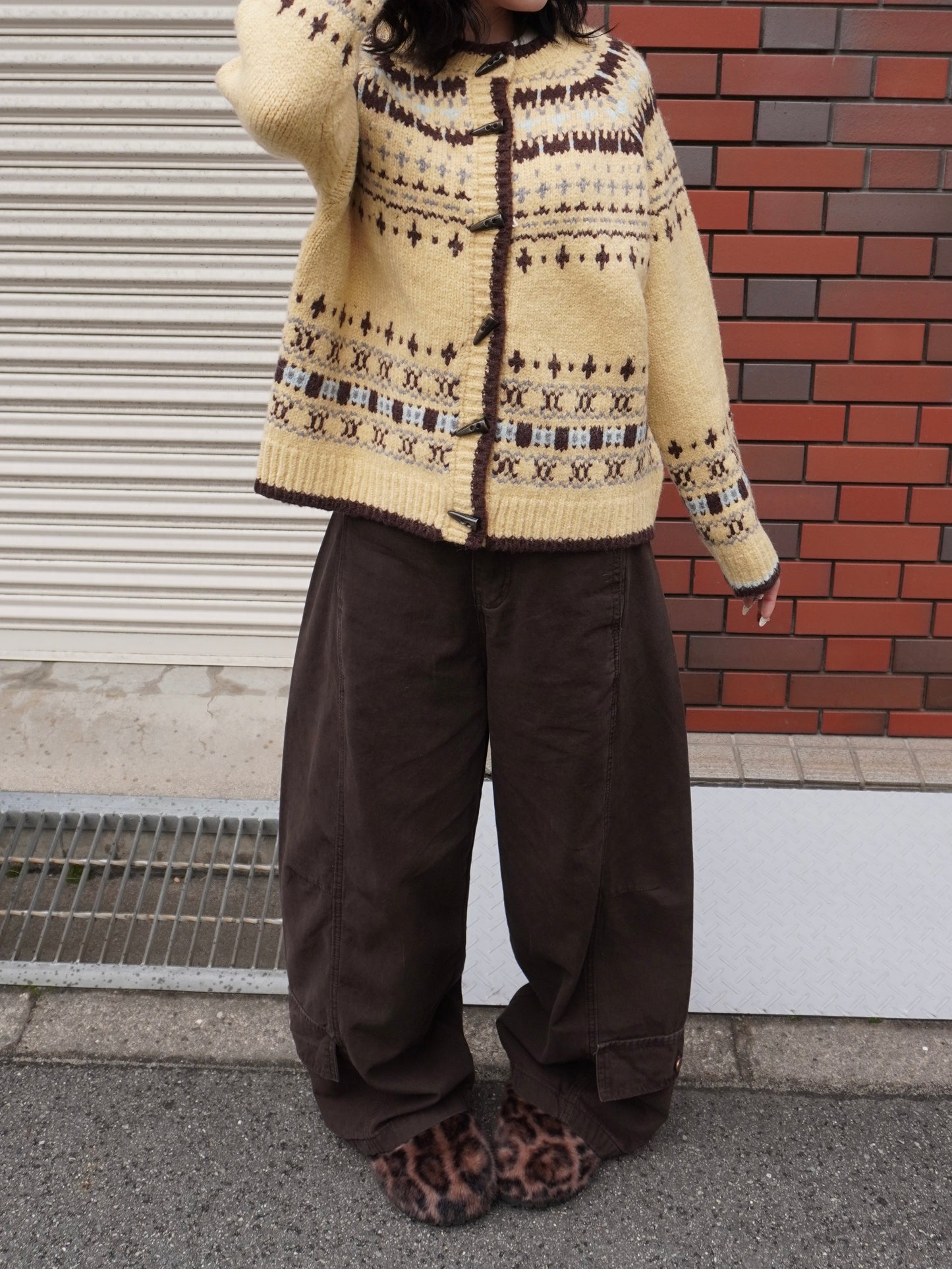 ロワーポケットブラウンカーブパンツ DPB85393