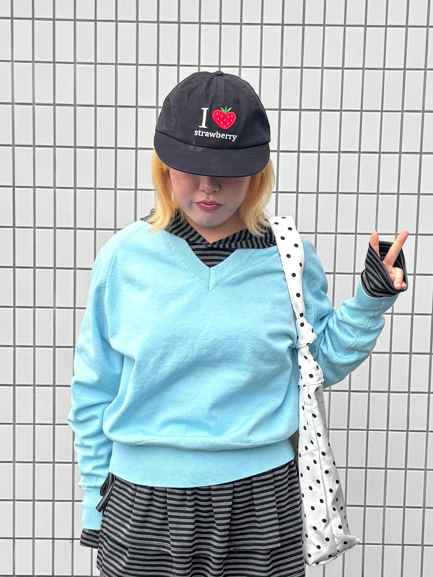 マイルドカラーVネックニット DPB97054